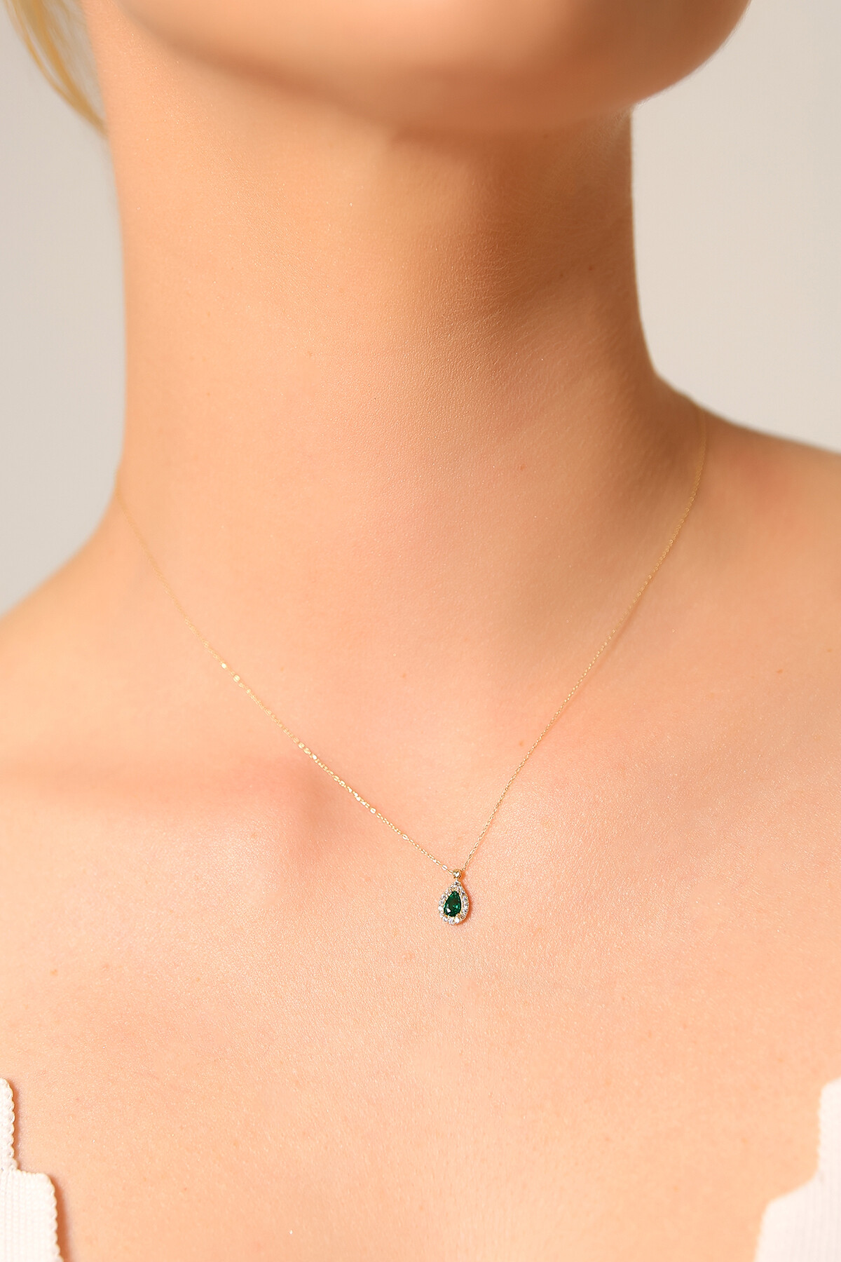 14 Ayar Altın Yeşil Taş Damla Kolye