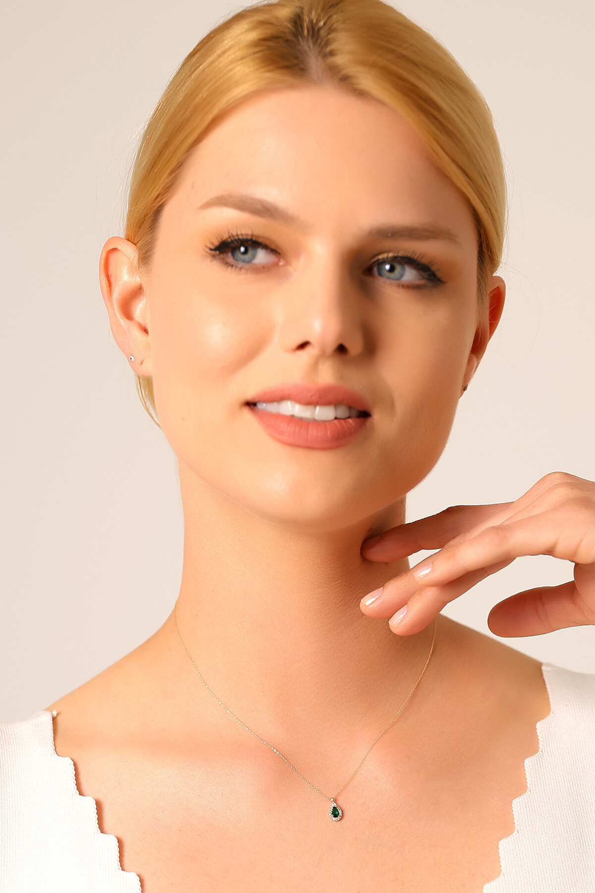 14 Ayar Altın Yeşil Taş Damla Kolye