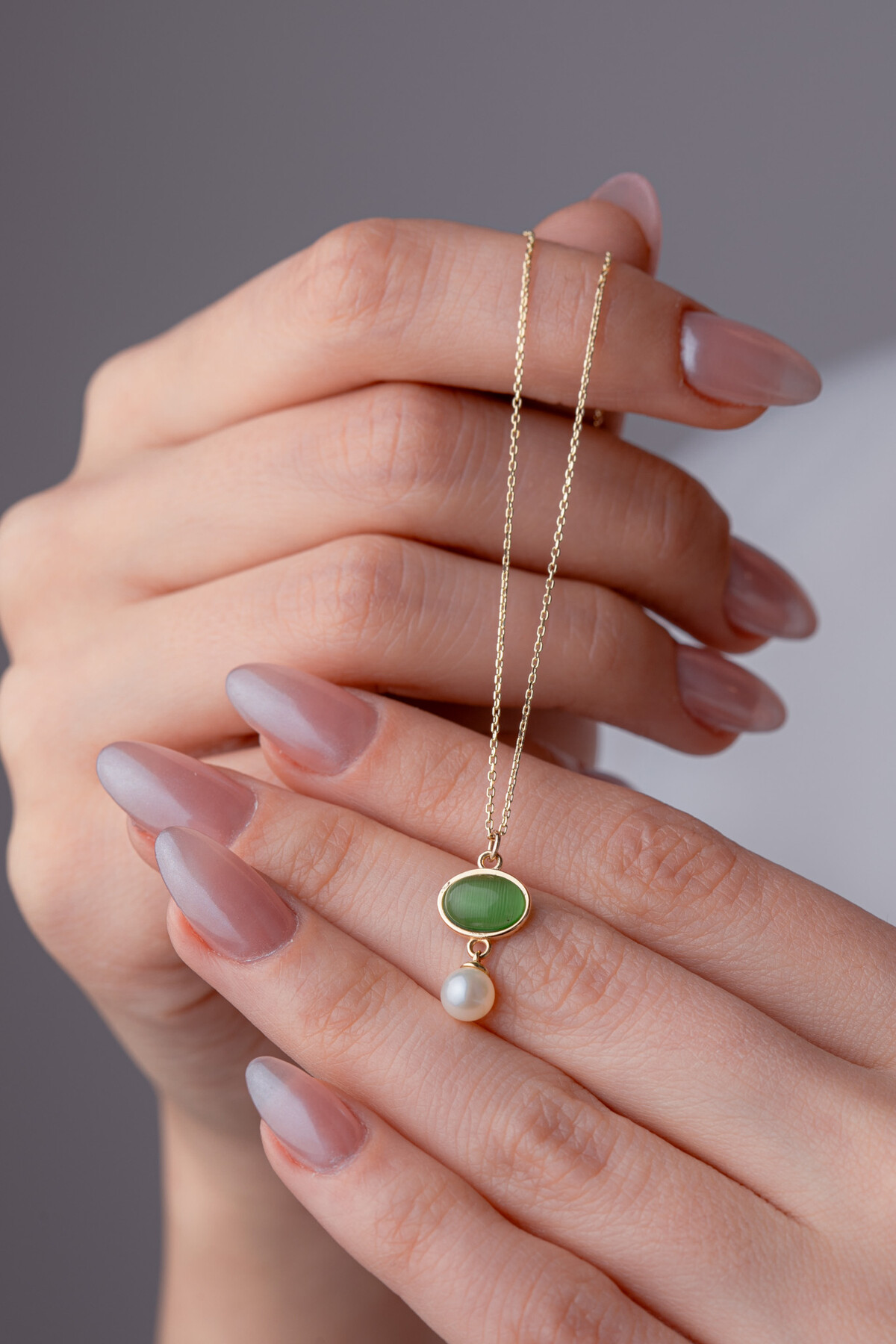 14 Ayar Altın Yeşil Taşlı Kolye