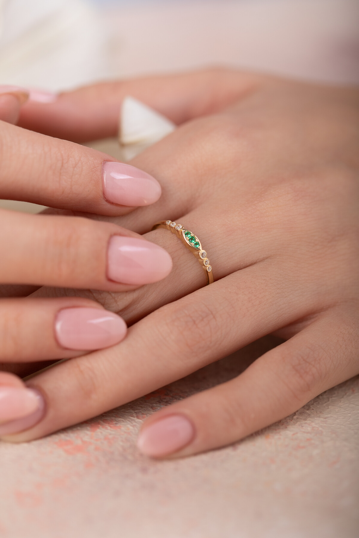 14 Ayar Altın Yeşil Taşlı Yüzük