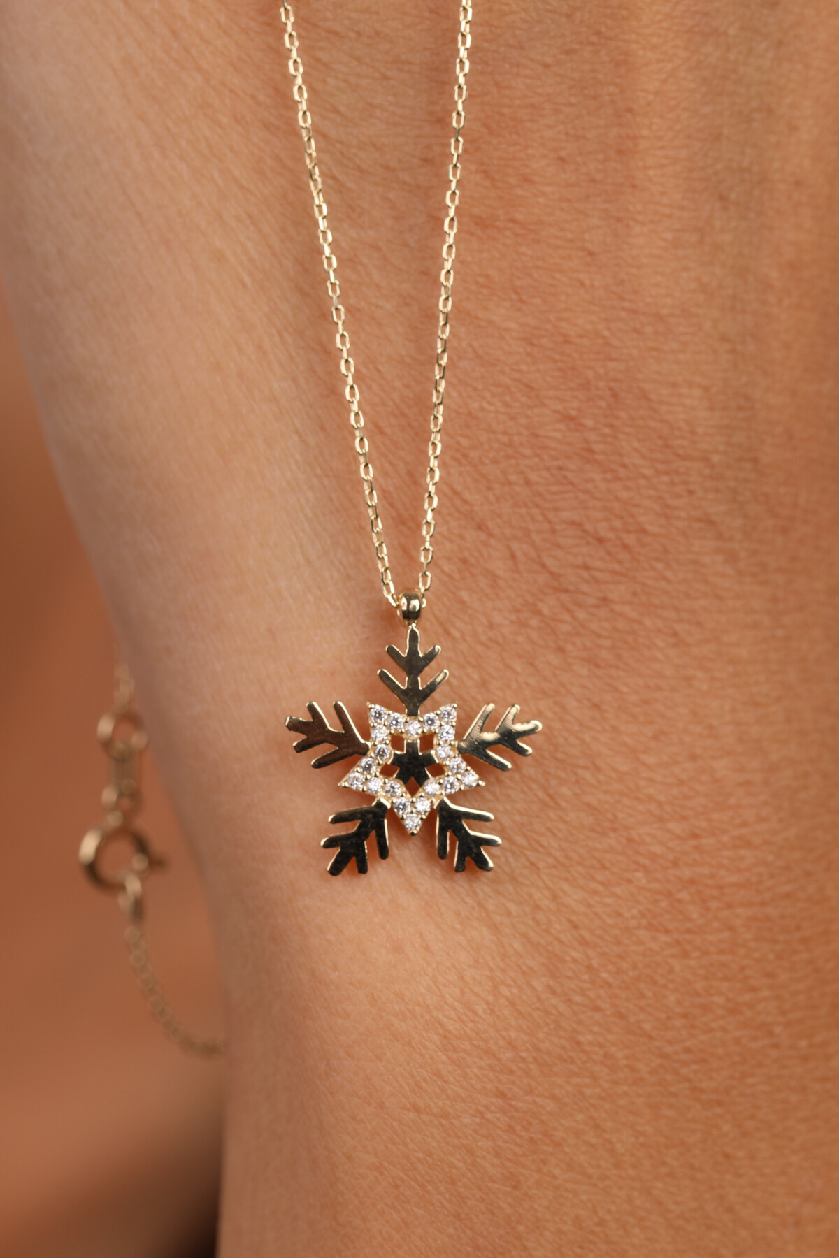 14 Ayar Altın Yıldız Kartanesi Kolye