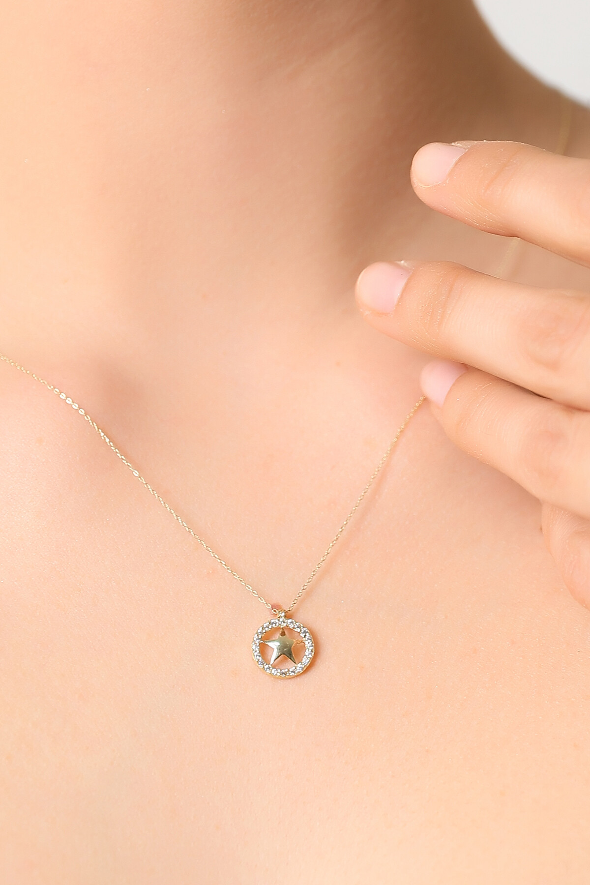 14 Ayar Altın Yıldız Kolye