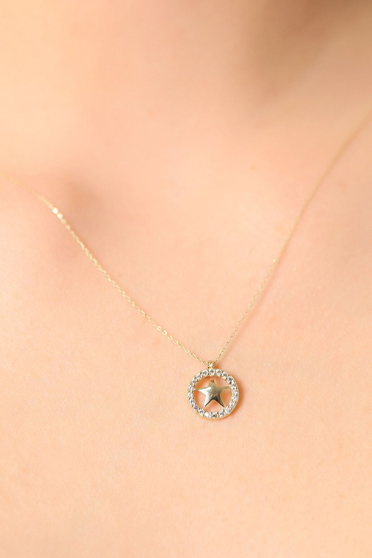 14 Ayar Altın Yıldız Kolye