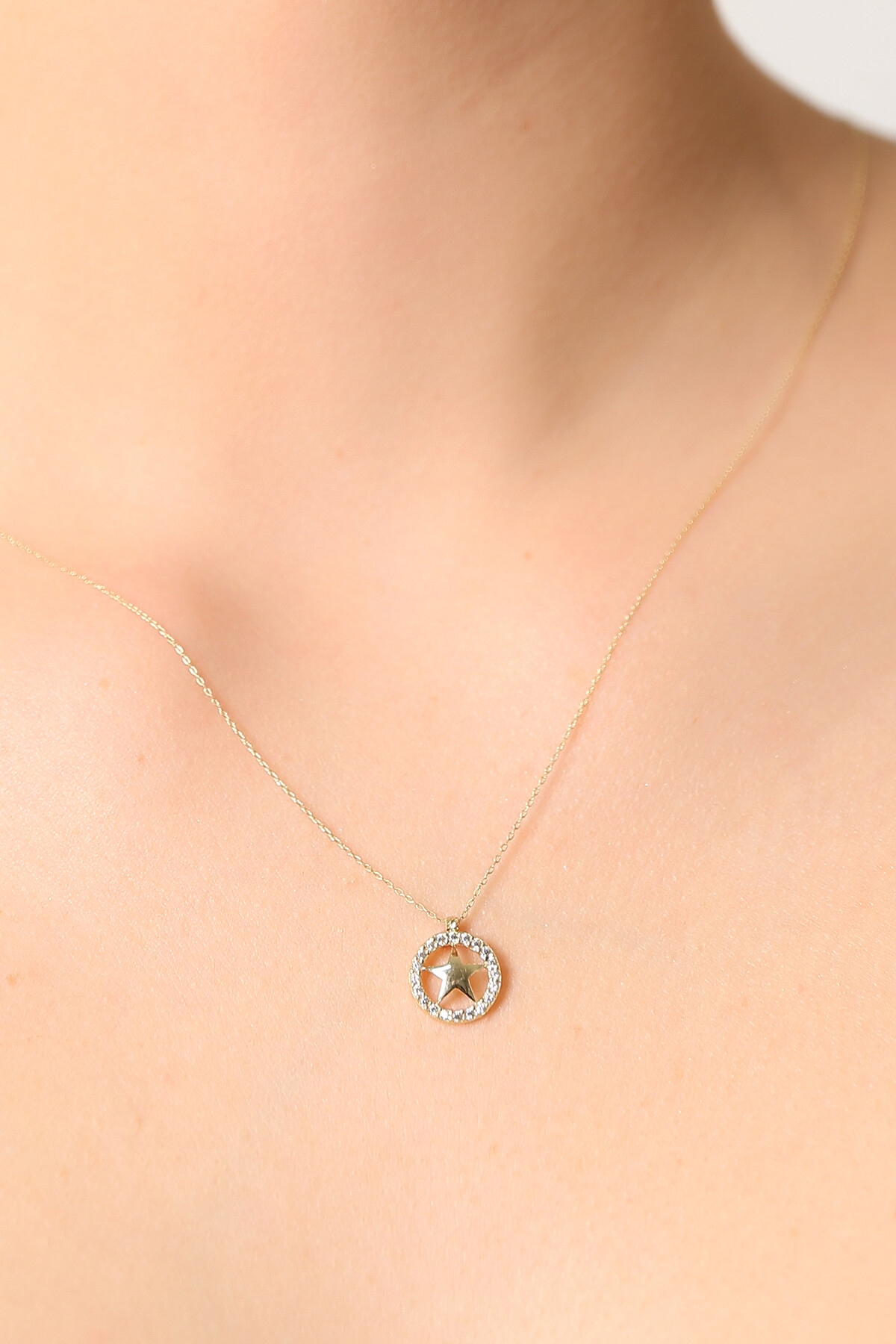 14 Ayar Altın Yıldız Kolye