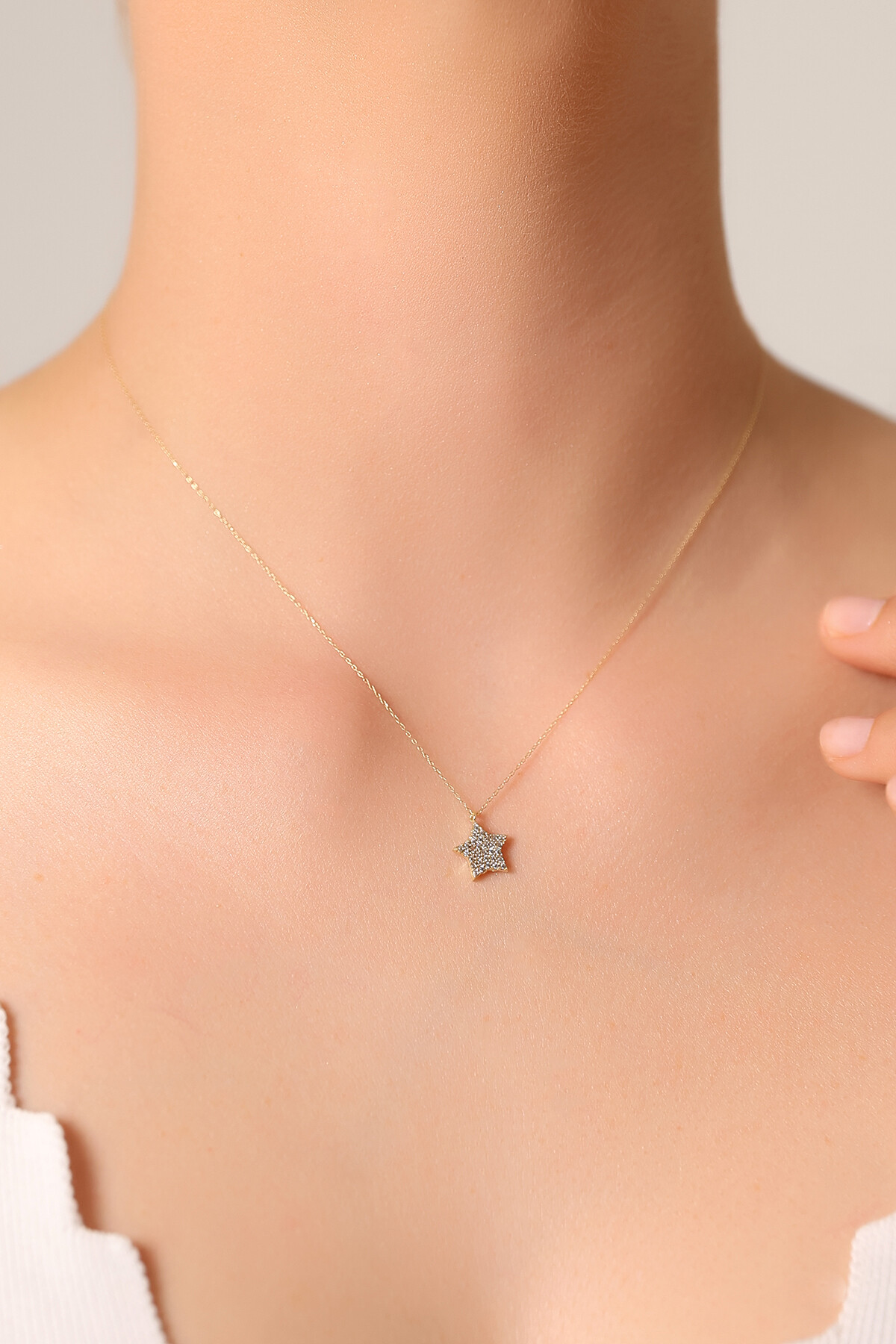 14 Ayar Altın Yıldız Kolye