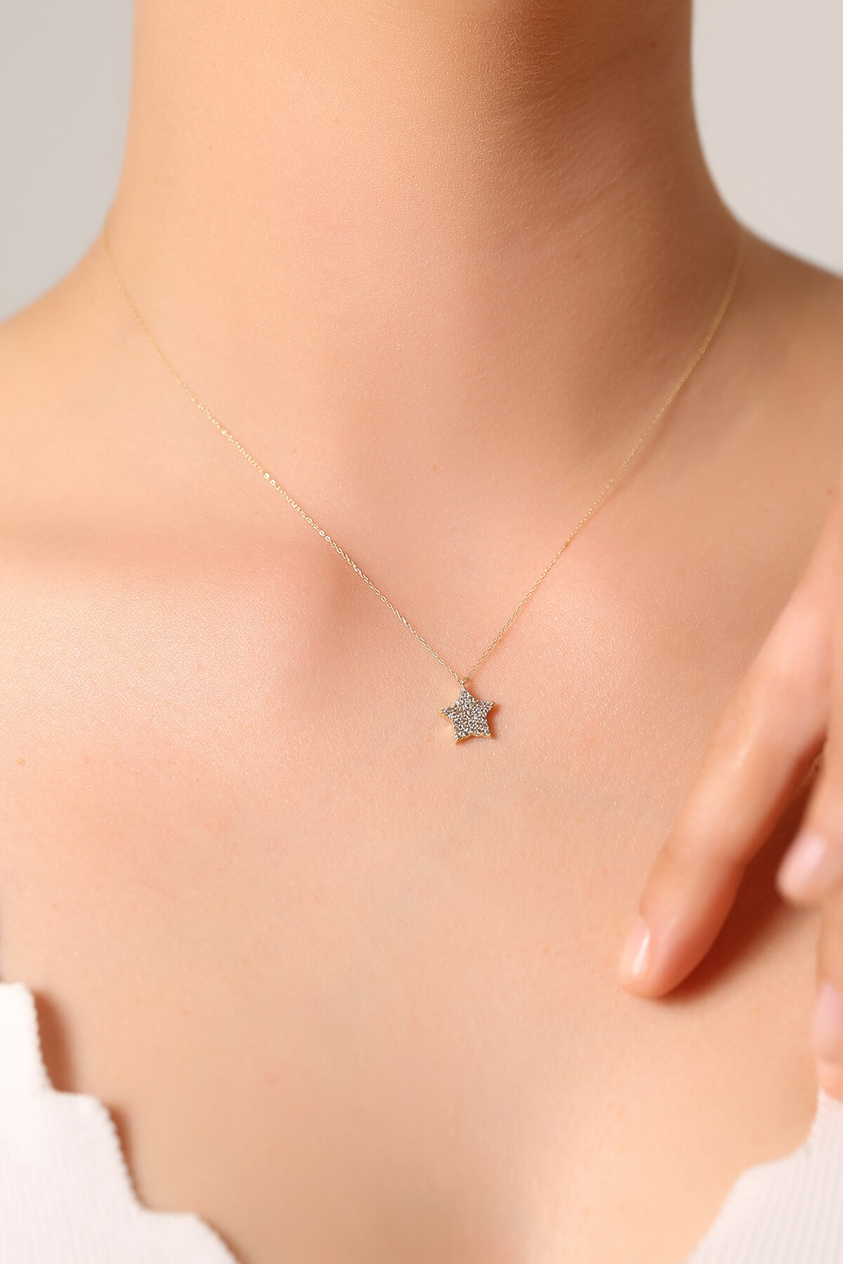 14 Ayar Altın Yıldız Kolye