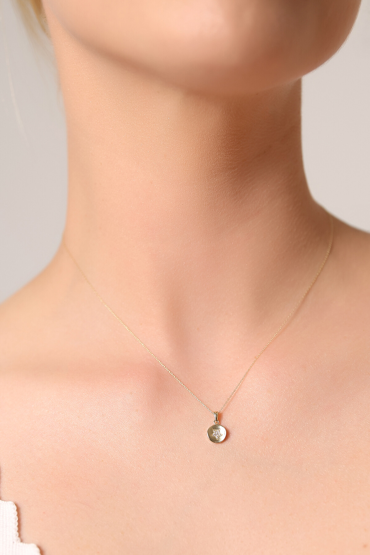 14 Ayar Altın Yıldız Kolye