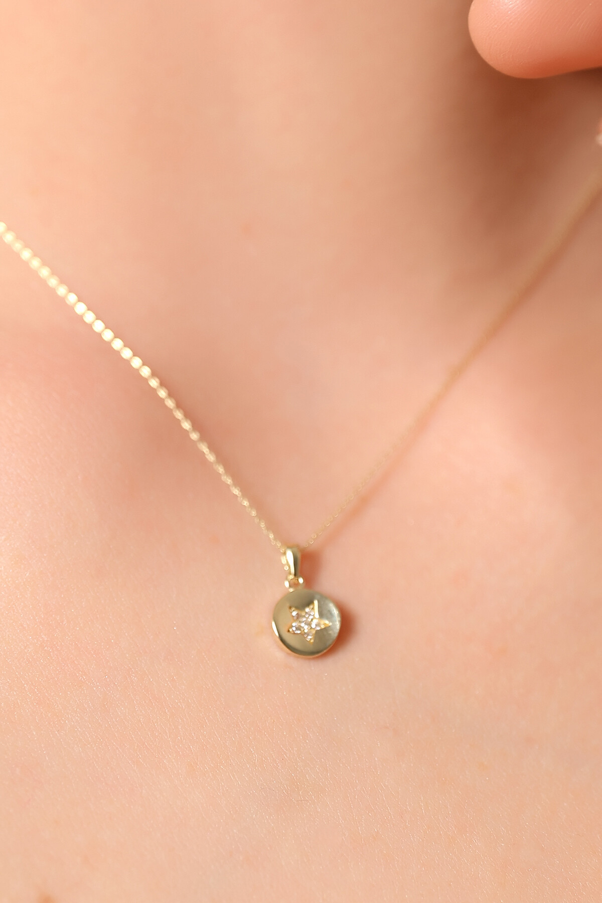 14 Ayar Altın Yıldız Kolye