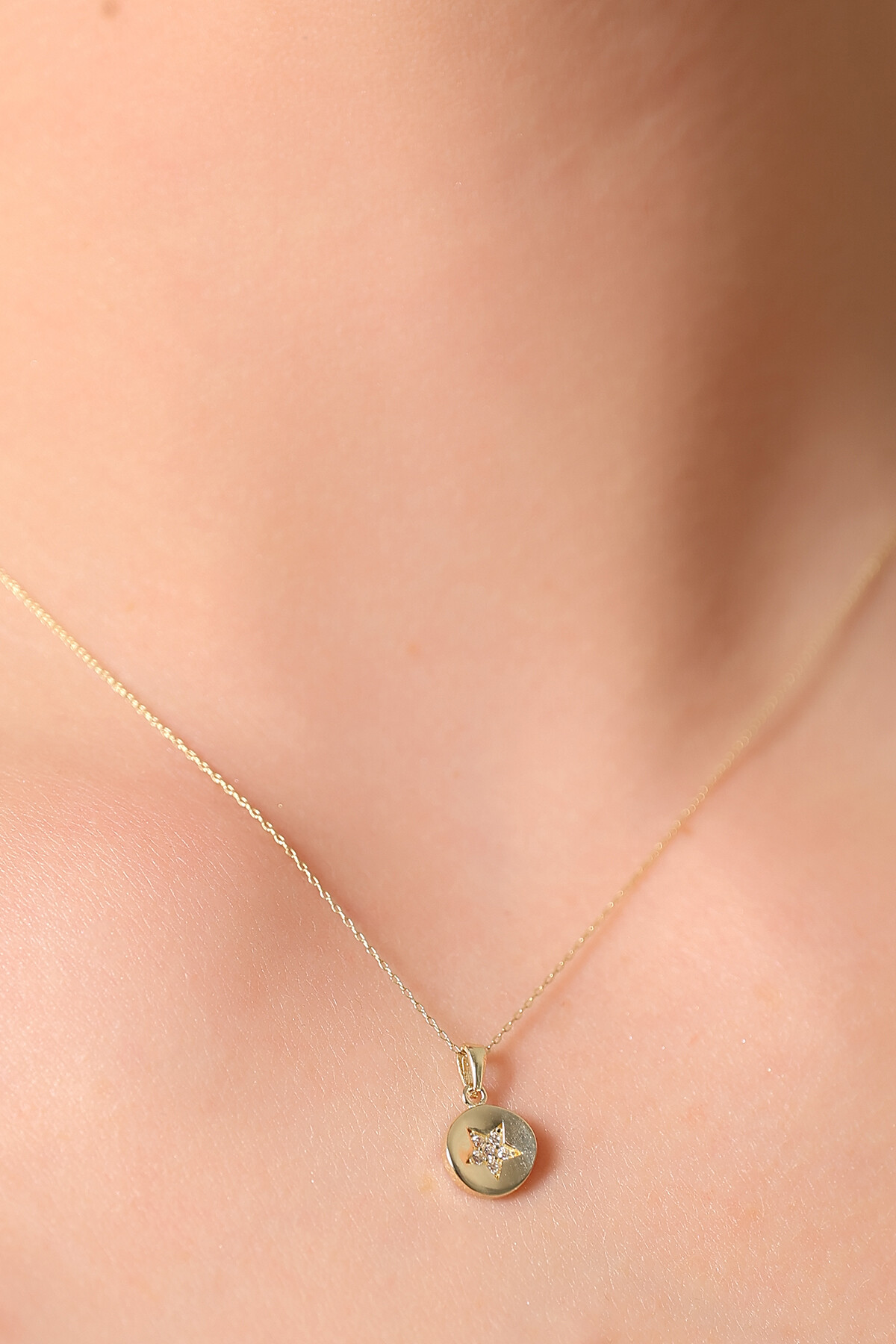 14 Ayar Altın Yıldız Kolye