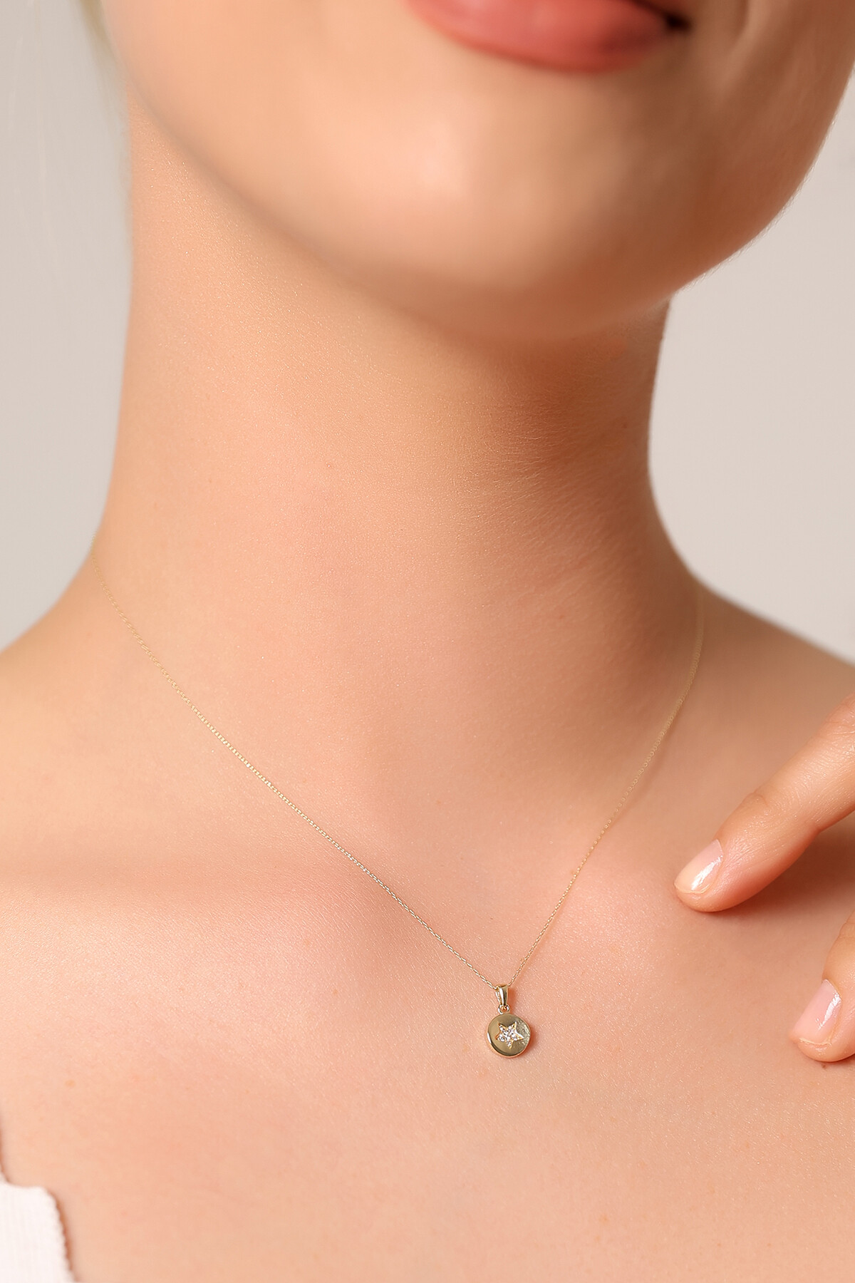 14 Ayar Altın Yıldız Kolye