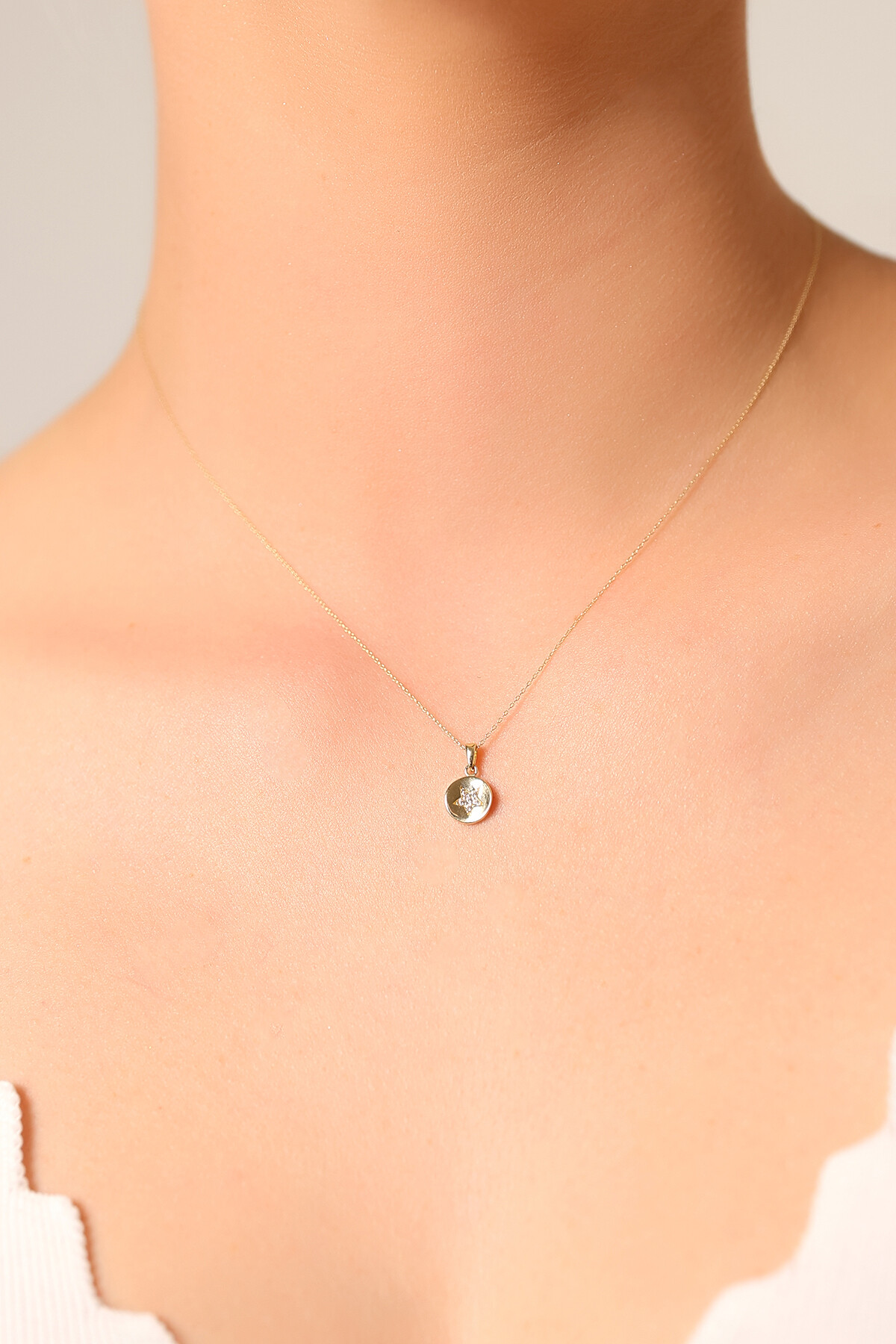 14 Ayar Altın Yıldız Kolye