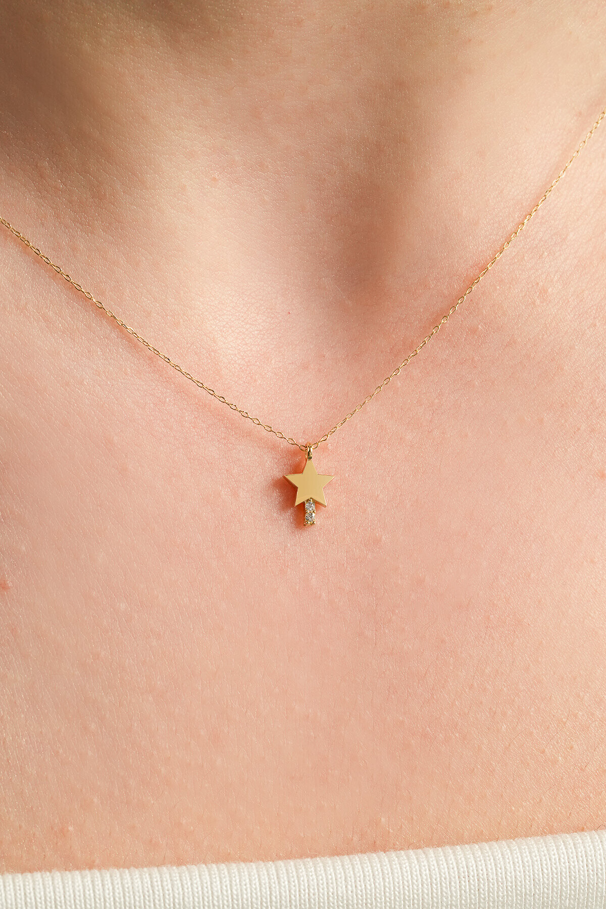 14 Ayar Altın Yıldız Kolye