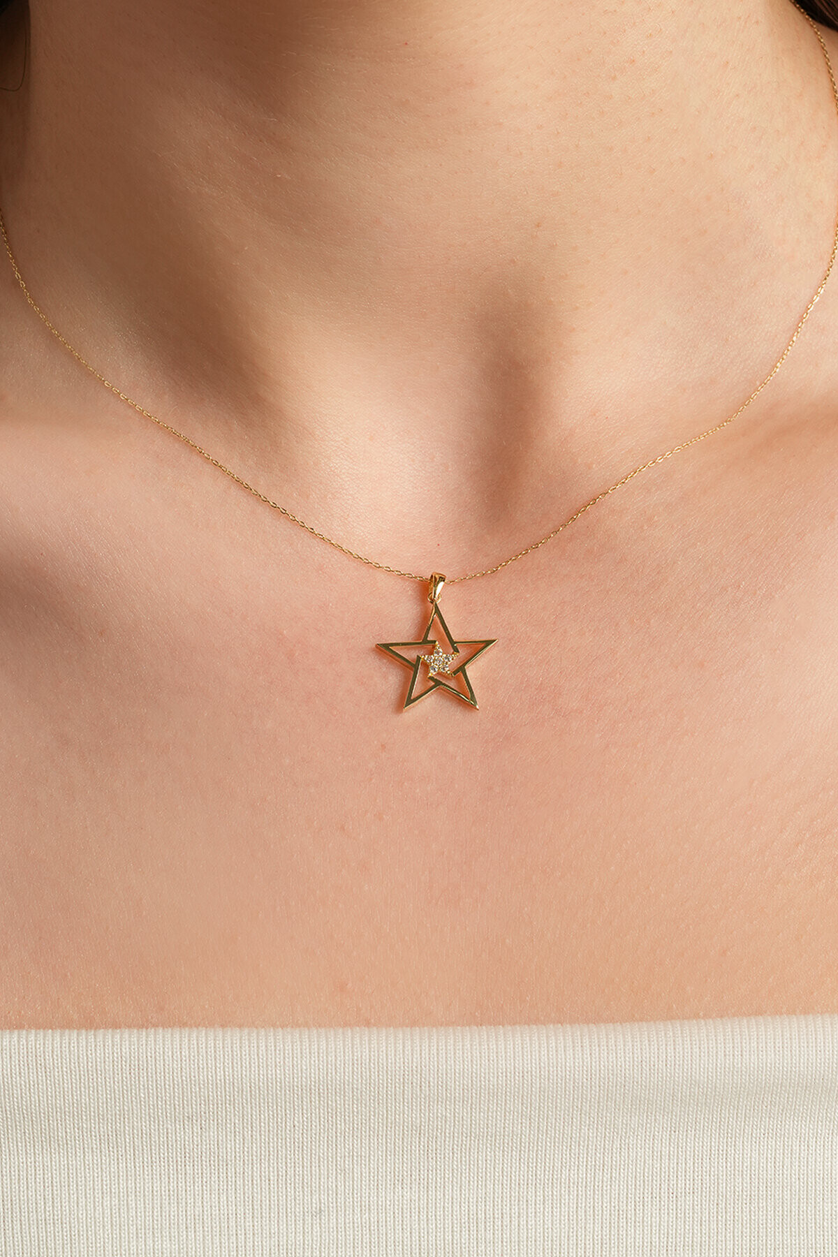 14 Ayar Altın Yıldız Kolye