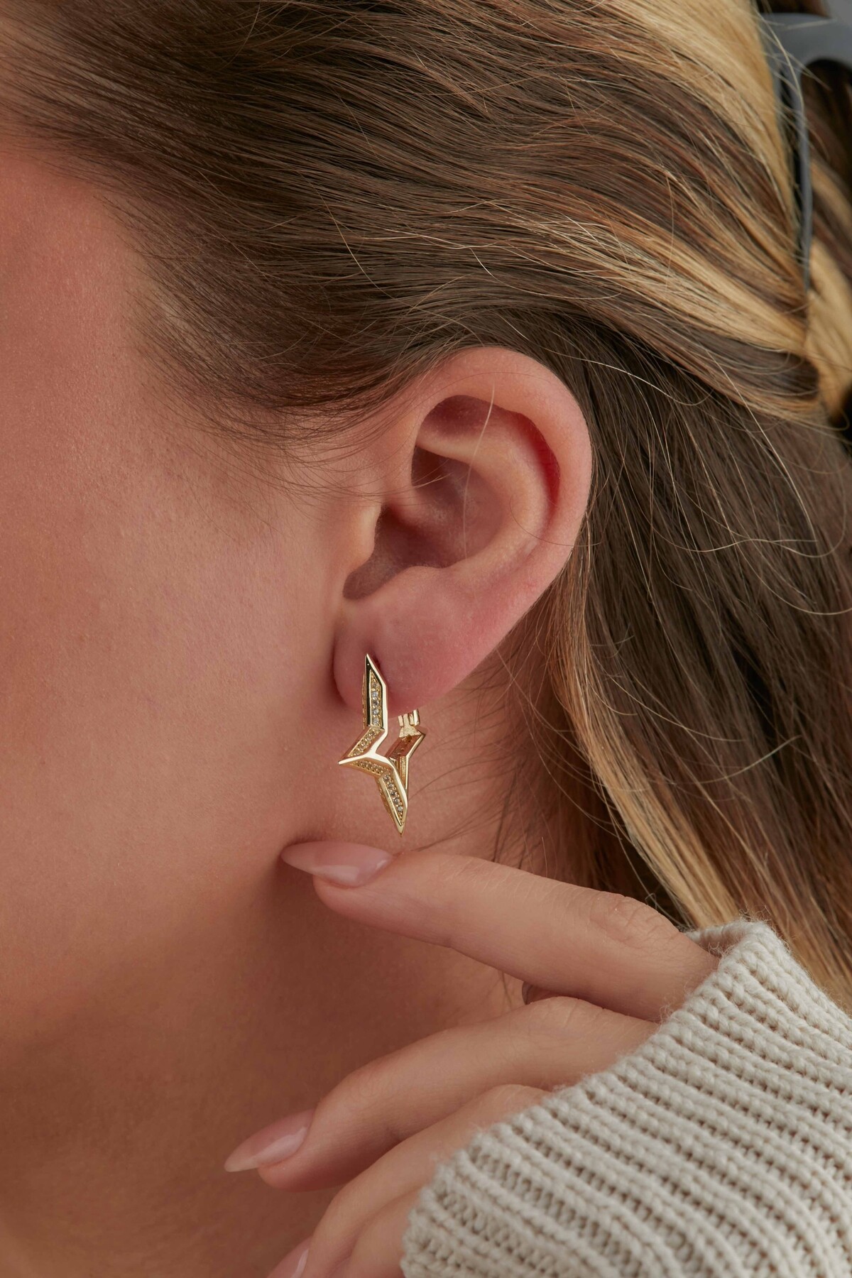 14 Ayar Altın Yıldız Küpe