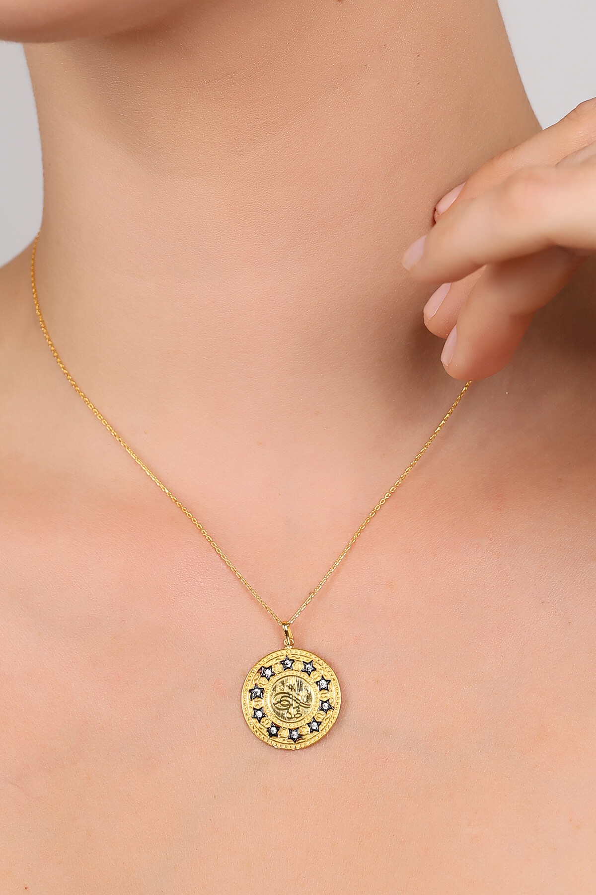 14 Ayar Altın Yıldızlı Tuğra Kolye