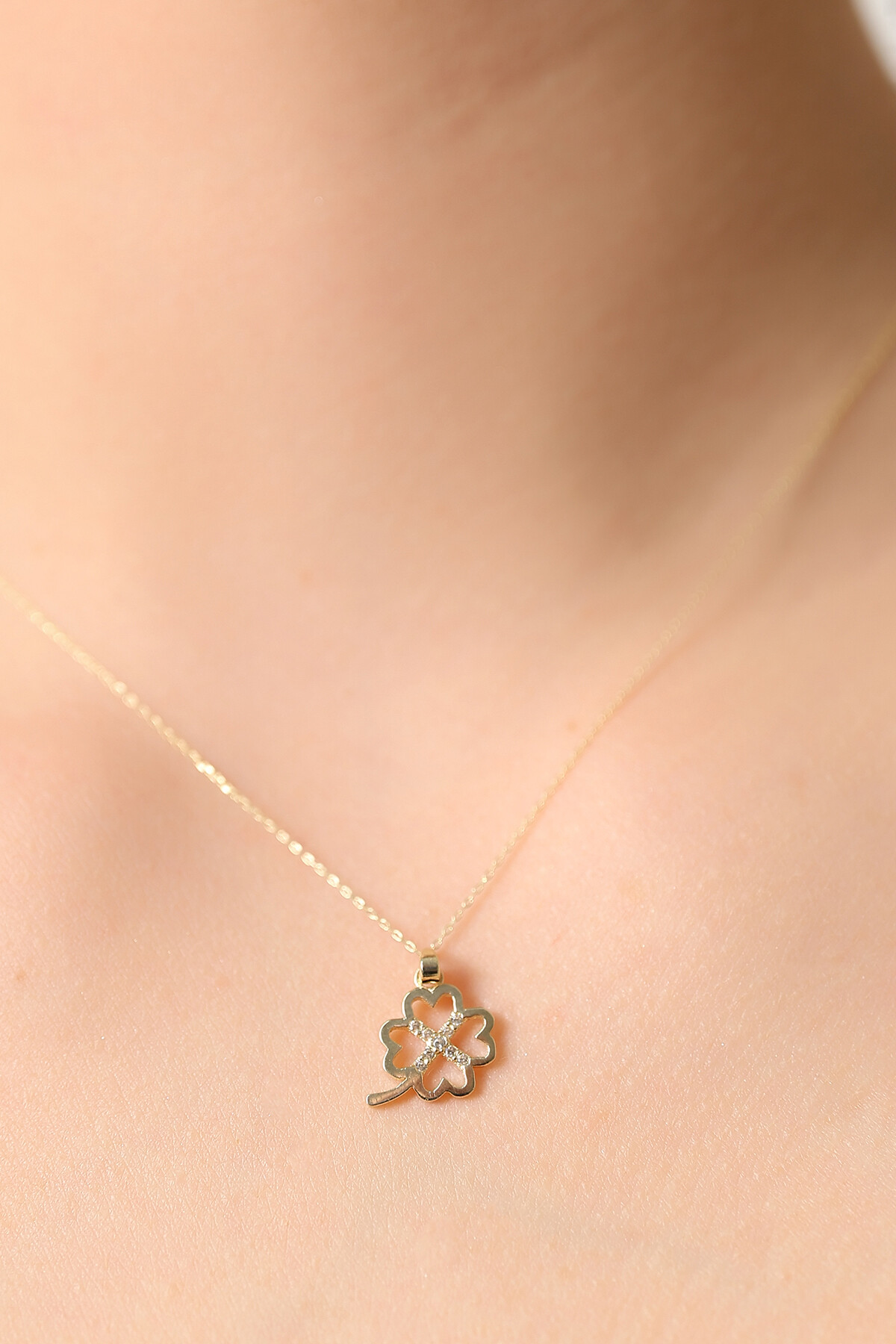 14 Ayar Altın Yonca Kolye