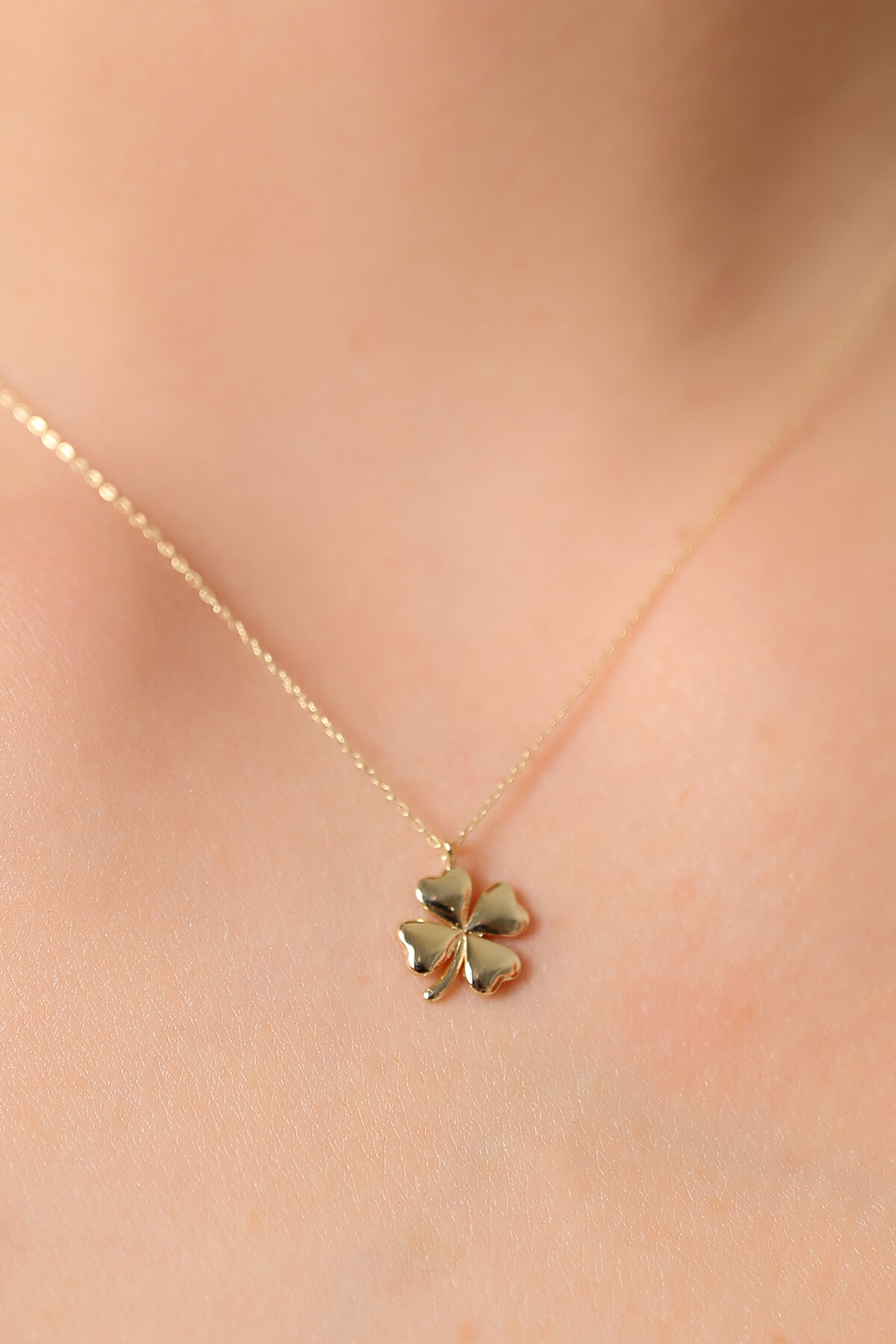 14 Ayar Altın Yonca Kolye