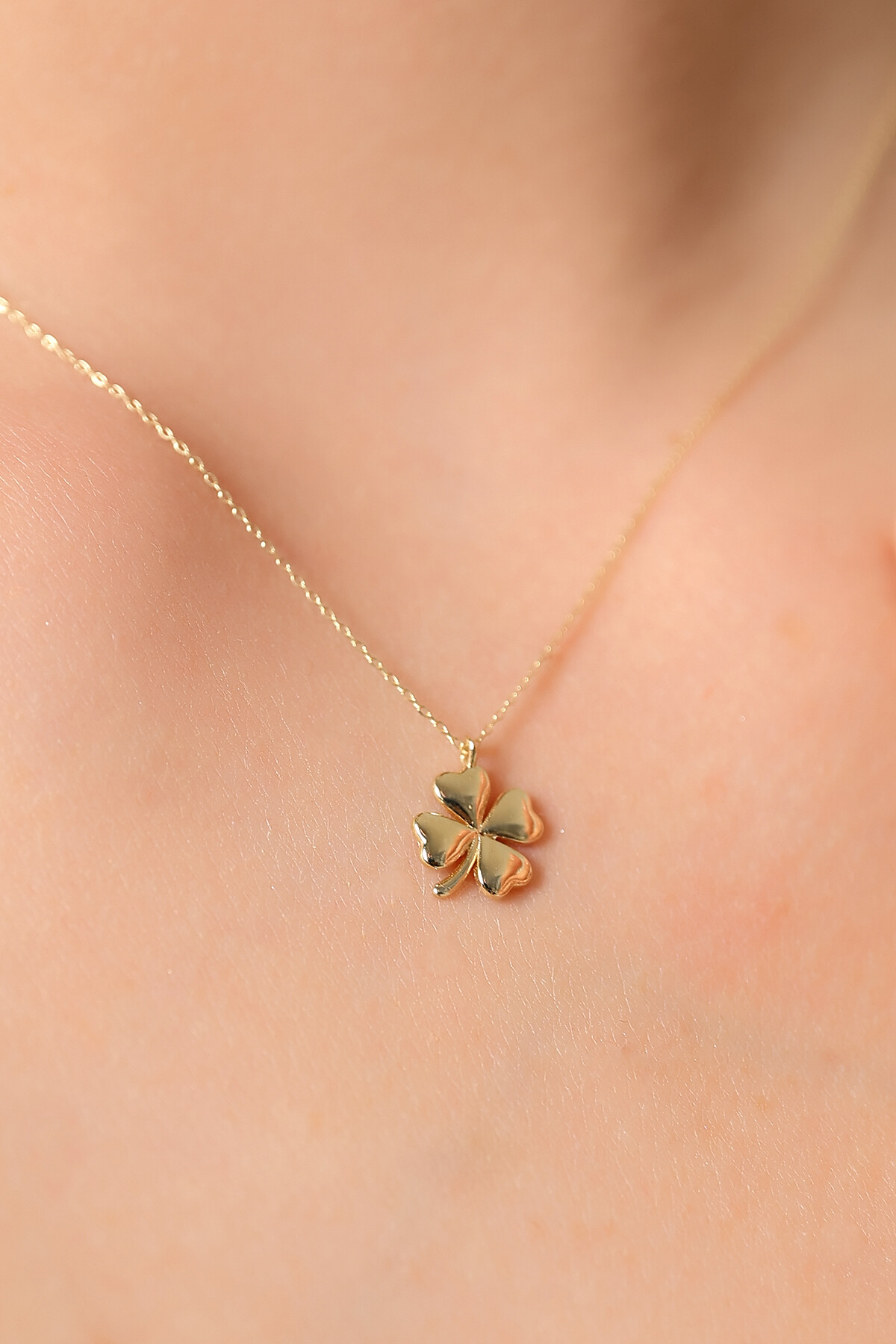 14 Ayar Altın Yonca Kolye