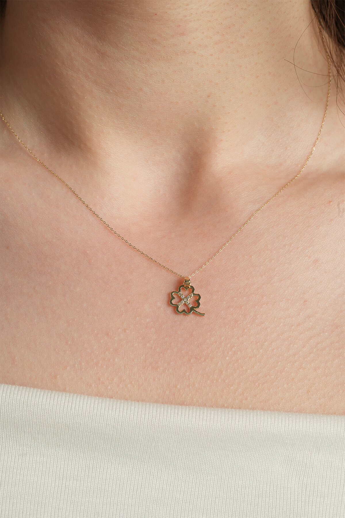 14 Ayar Altın Yonca Kolye