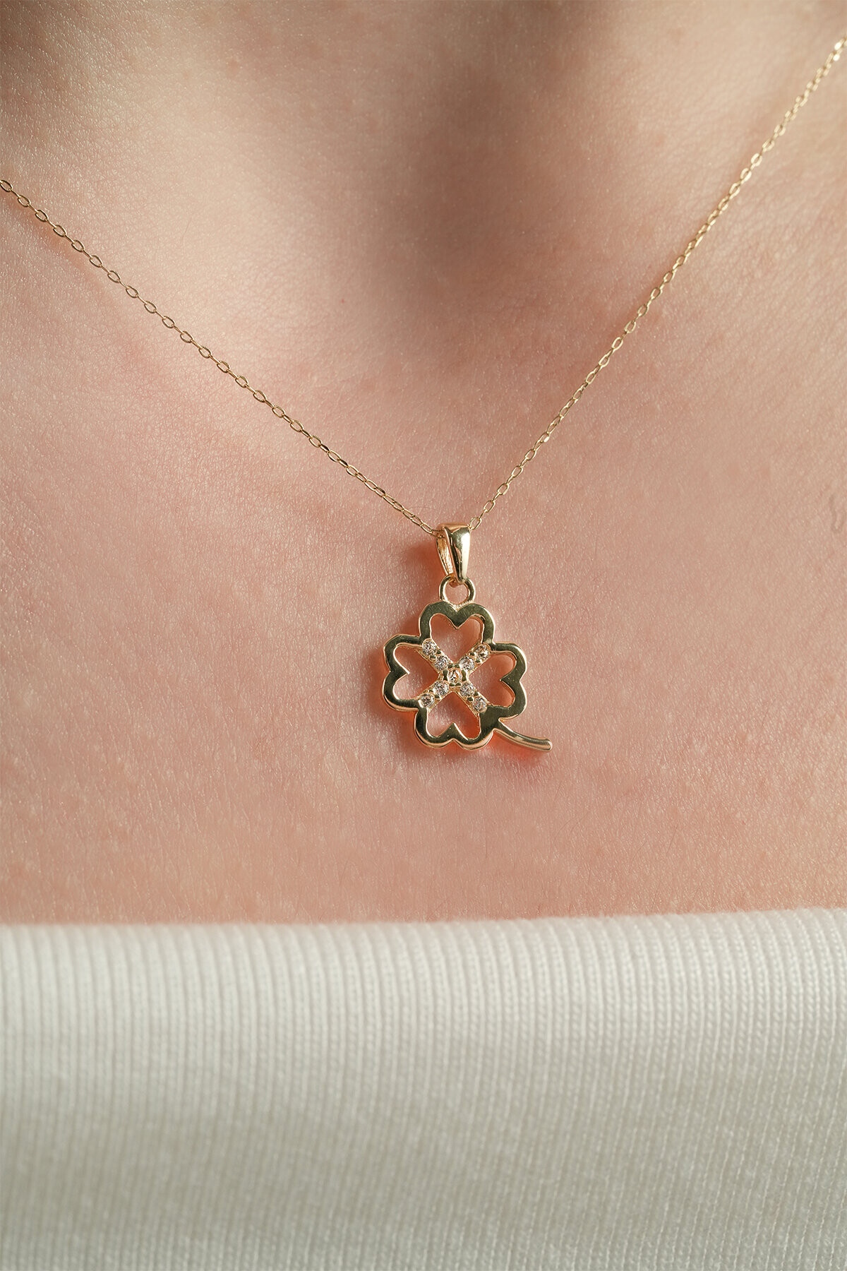 14 Ayar Altın Yonca Kolye