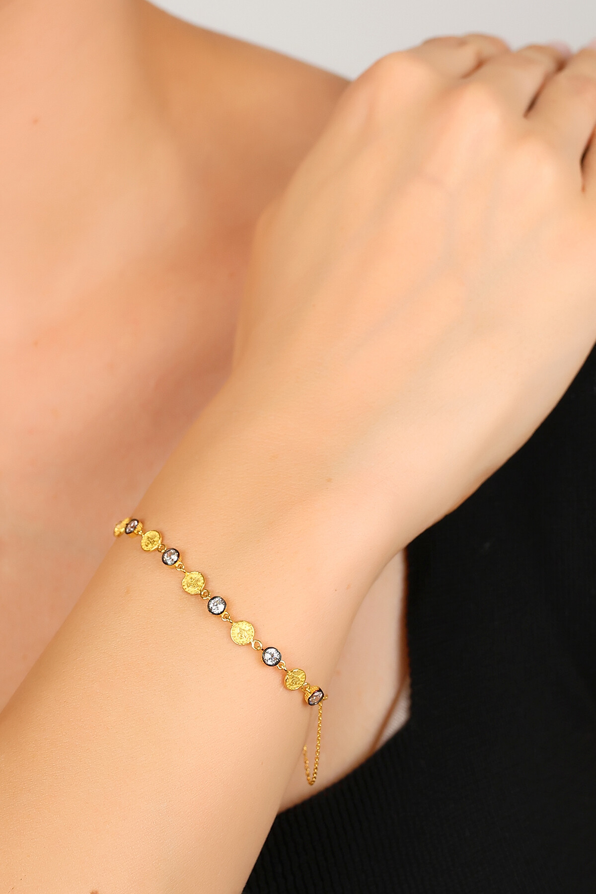 14 Ayar Altın Yuvarlak Taşlı Tuğra Bileklik