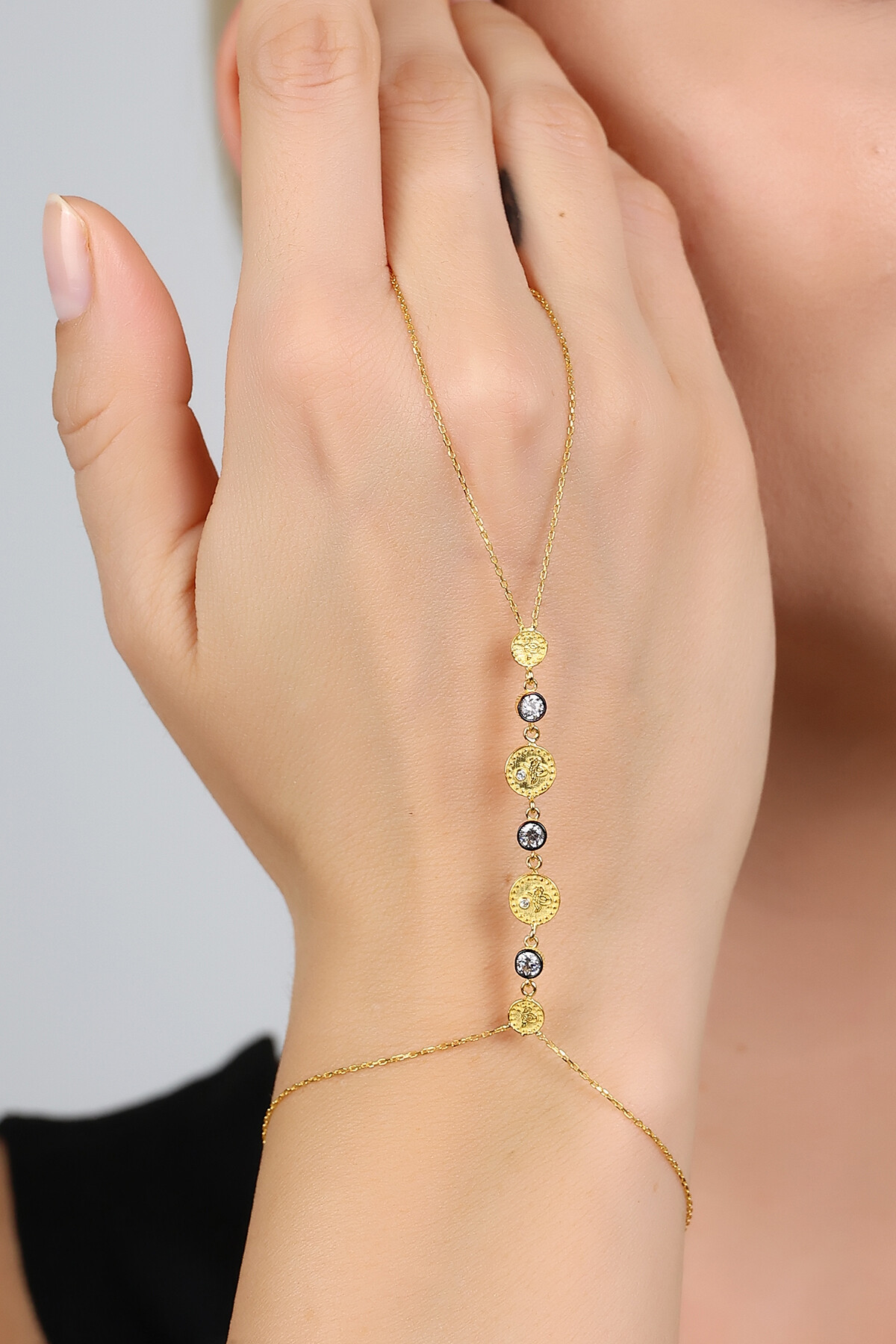 14 Ayar Altın Yuvarlak Taşlı Tuğra Şahmeran