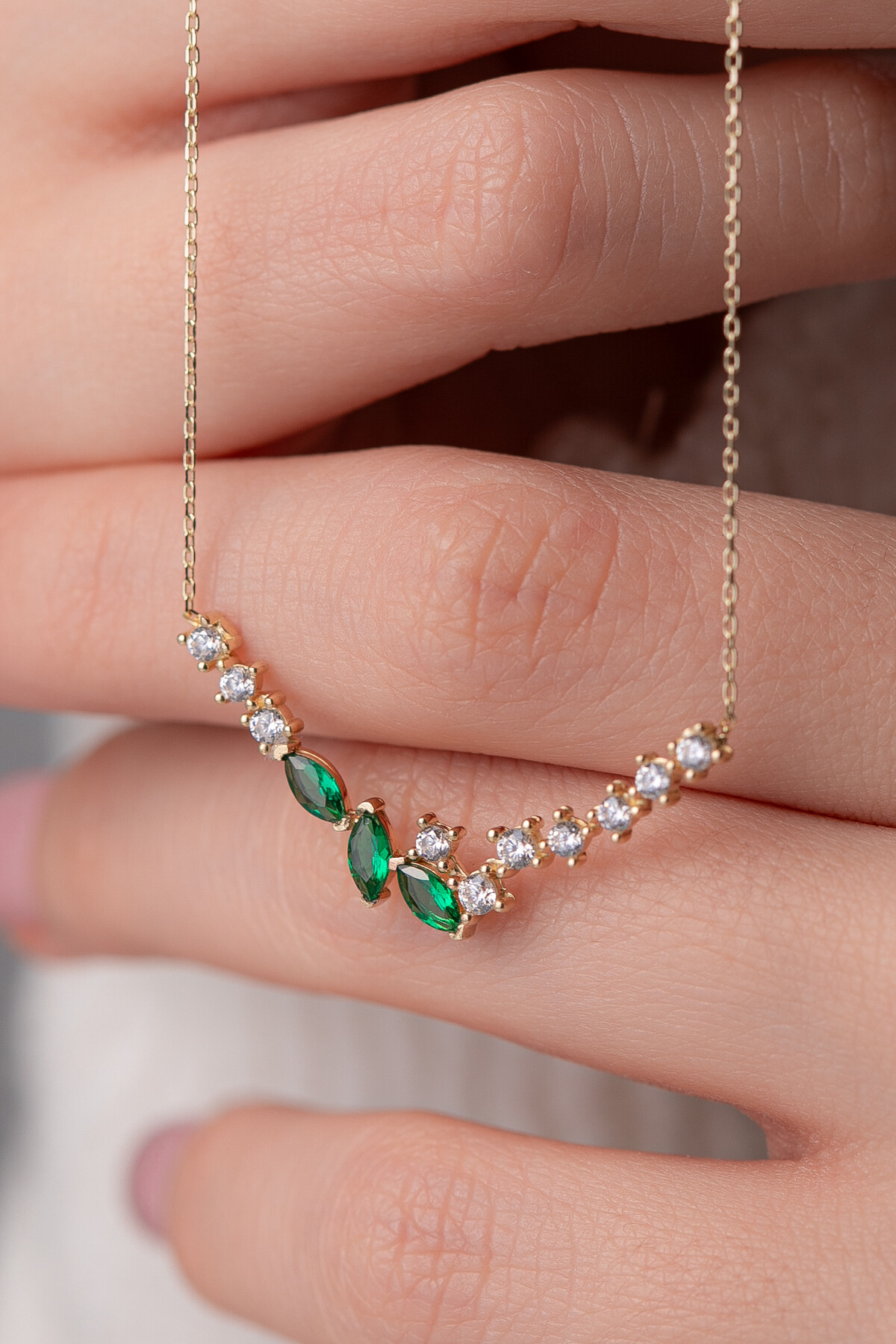 14 Ayar Altın Zümrüt Taşlı Kolye