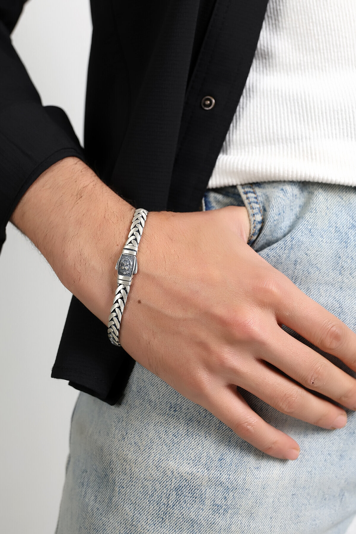 Gümüş Aslan Kilitli Erkek Bileklik