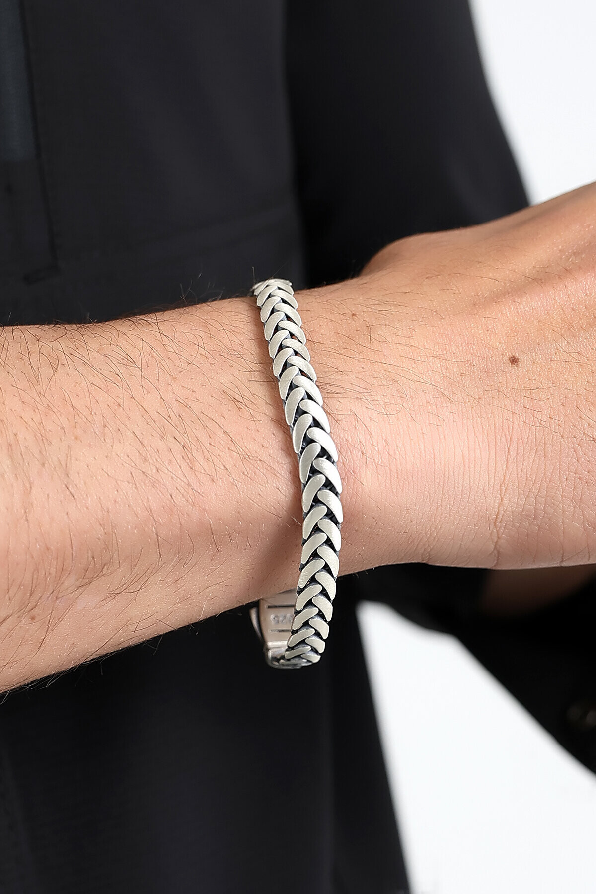 Gümüş Aslan Kilitli Erkek Bileklik