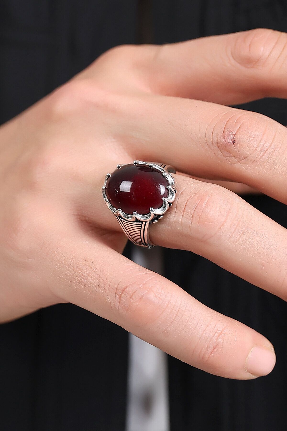 Gümüş Kırmızı Akik Taşlı Oval Kesim Erkek Yüzük 