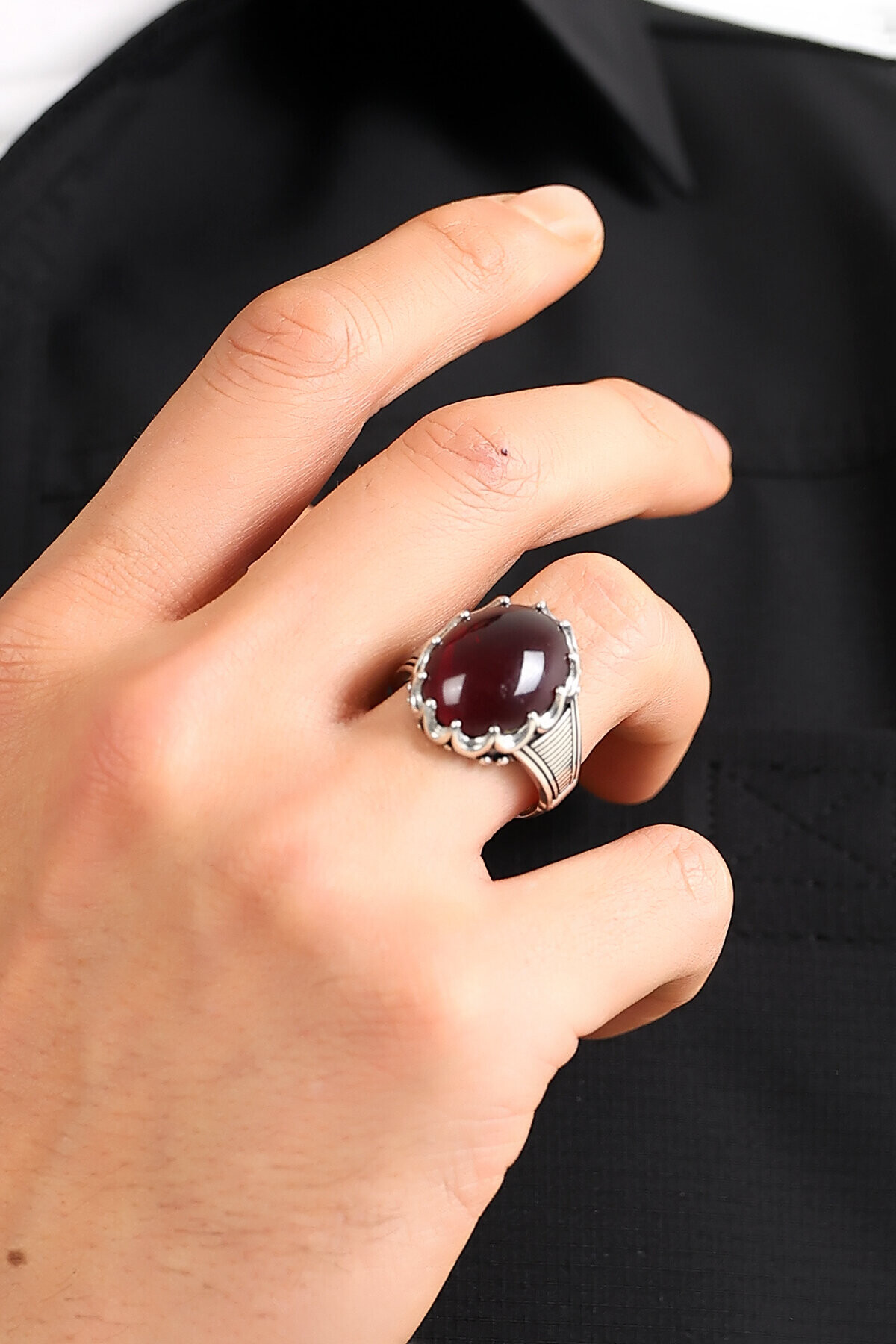 Gümüş Kırmızı Akik Taşlı Oval Kesim Erkek Yüzük 