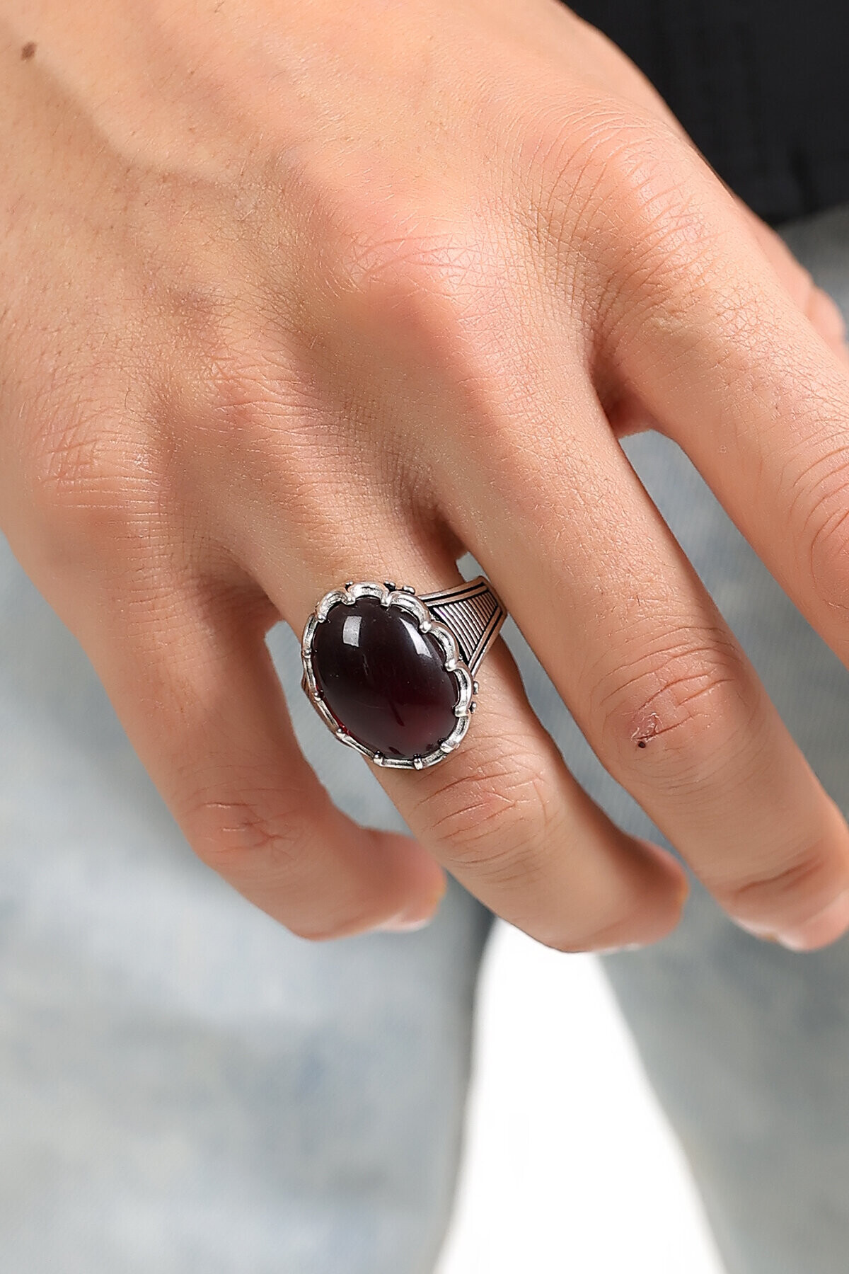 Gümüş Kırmızı Akik Taşlı Oval Kesim Erkek Yüzük 