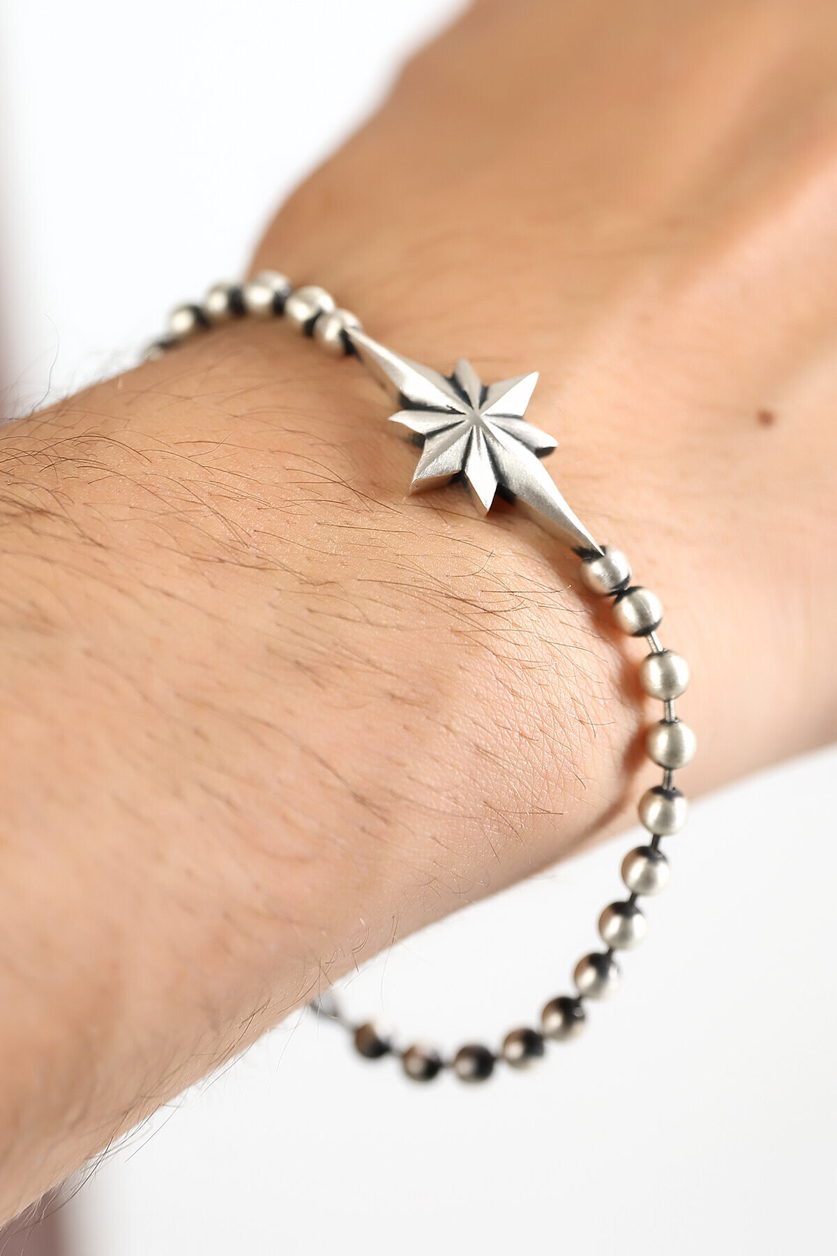 Gümüş Kutup Yıldızı Figürlü Top Zincirli Bileklik
