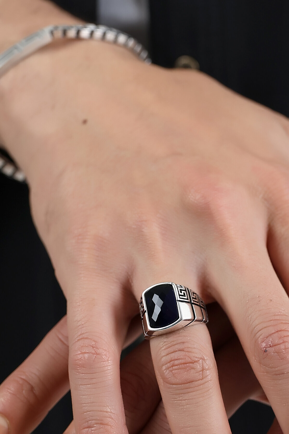 Gümüş Onix Taşlı Grek Desenli Yüzük 