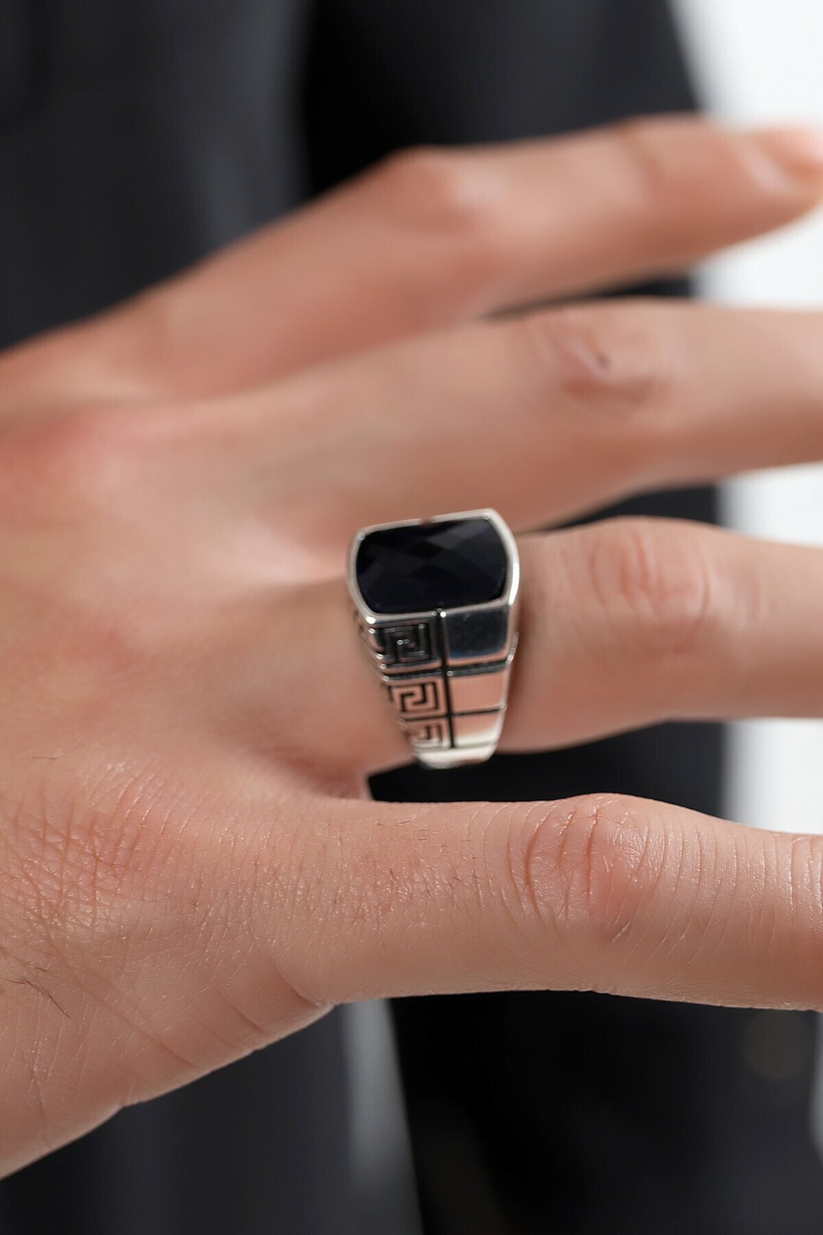 Gümüş Onix Taşlı Grek Desenli Yüzük 