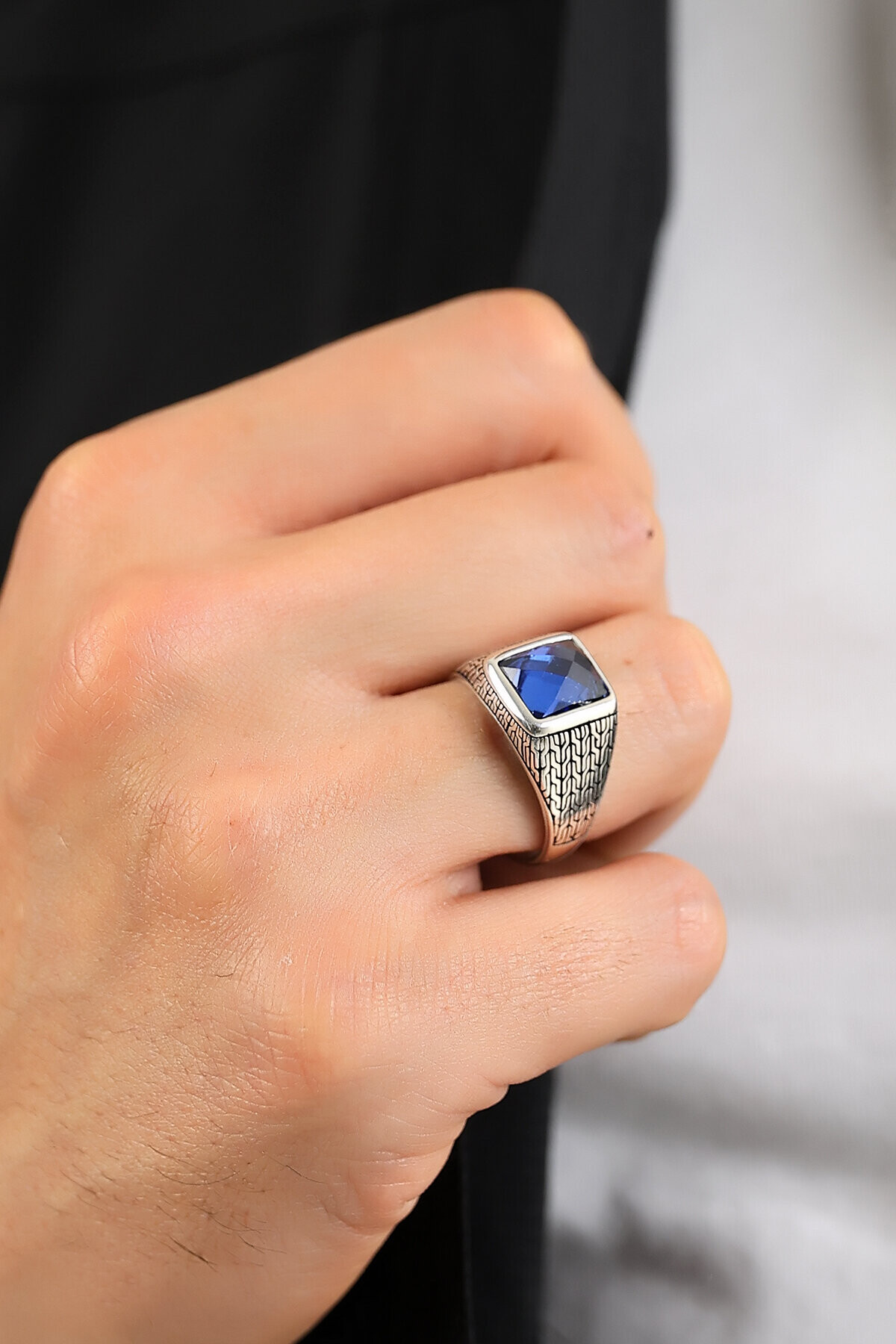 Gümüş Safir Taşlı Kare Kesim Erkek Yüzük