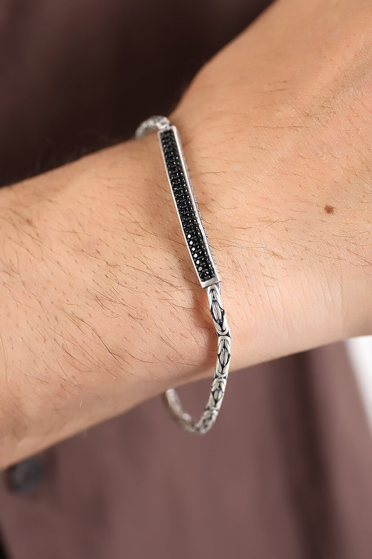 Gümüş Siyah Taş Künyeli Kral Erkek Bileklik