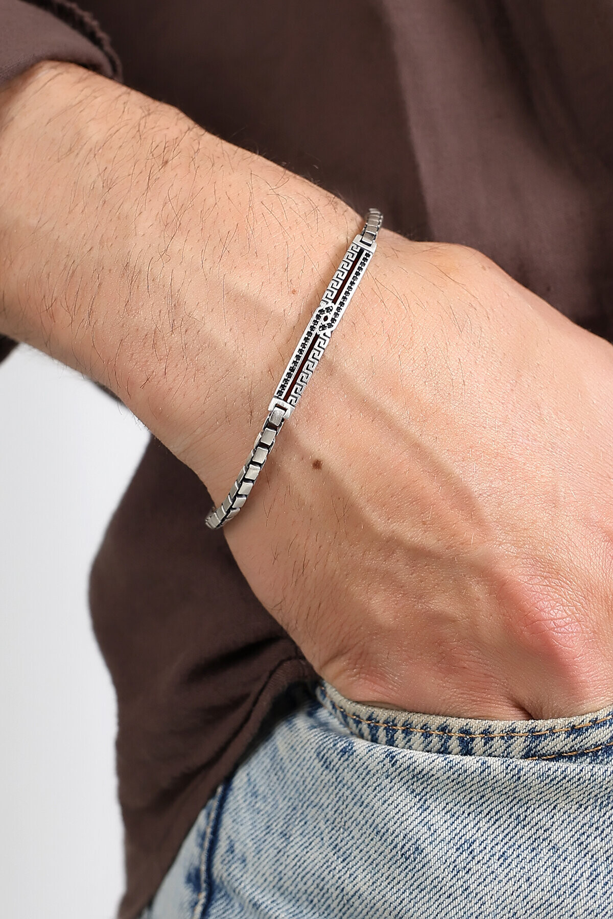 Gümüş Siyah Taşlı Grek Desenli Küp Zincirli Bileklik