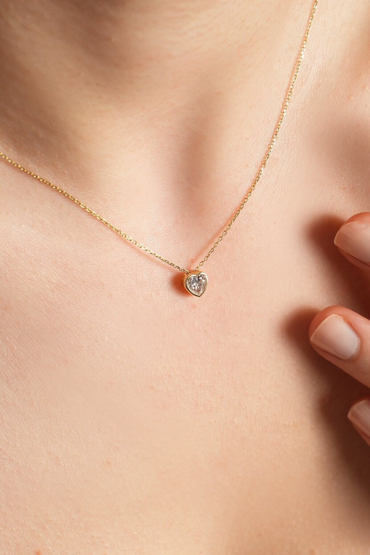 14 Ayar Altın Beyaz Kalp Kolye