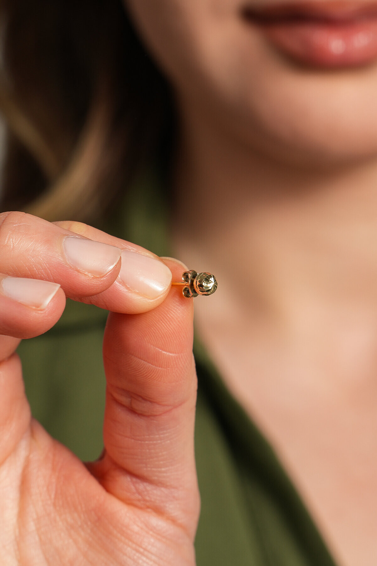 14 Ayar Altın Kalemli Top Küpe