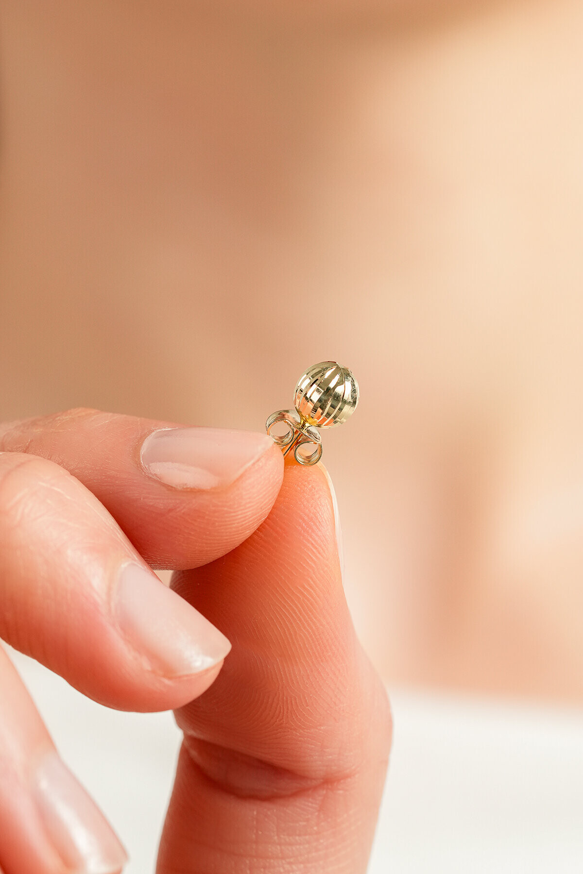 14 Ayar Altın Kalemli Top Küpe