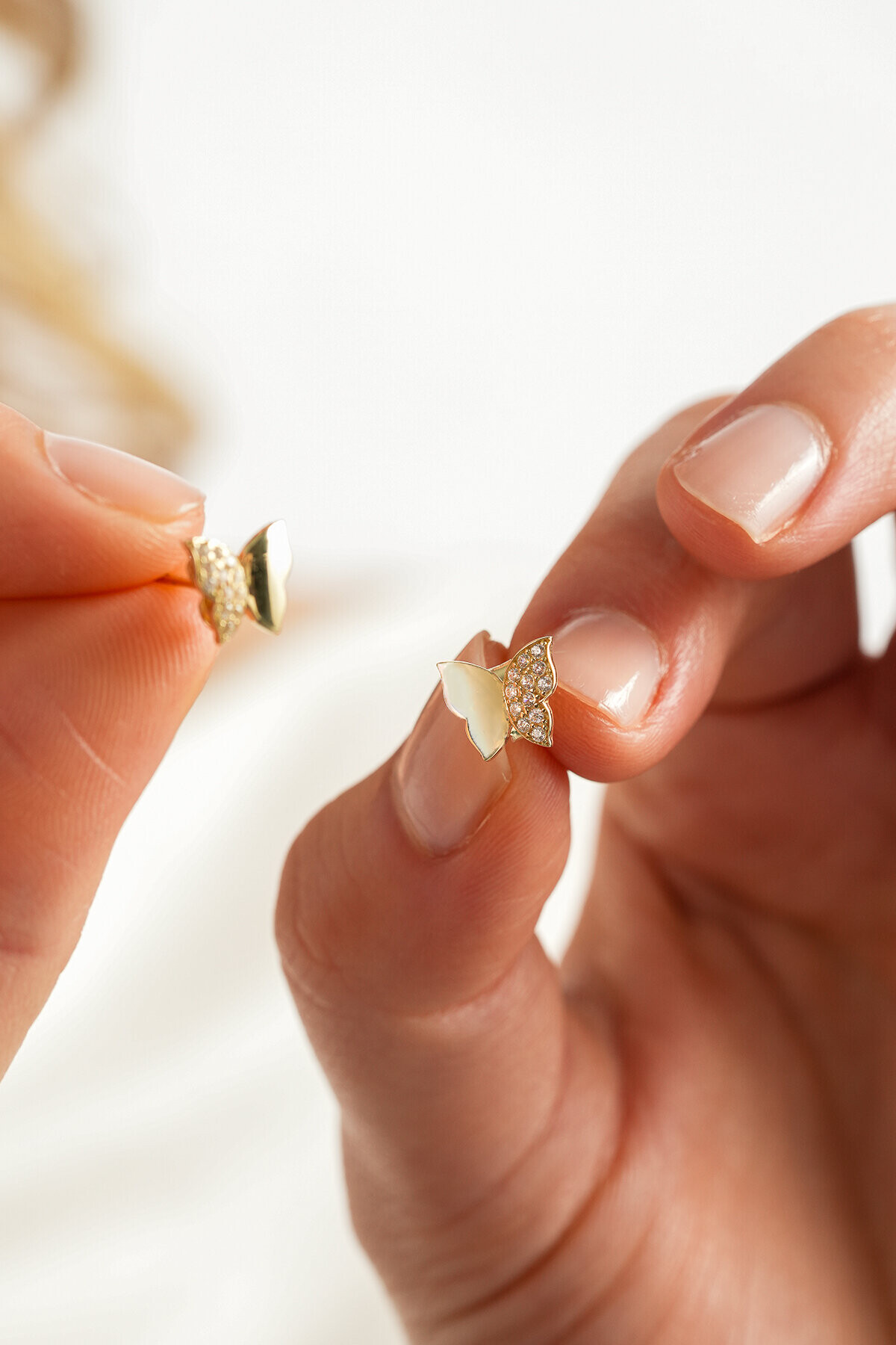 14 Ayar Altın Kelebek Küpe