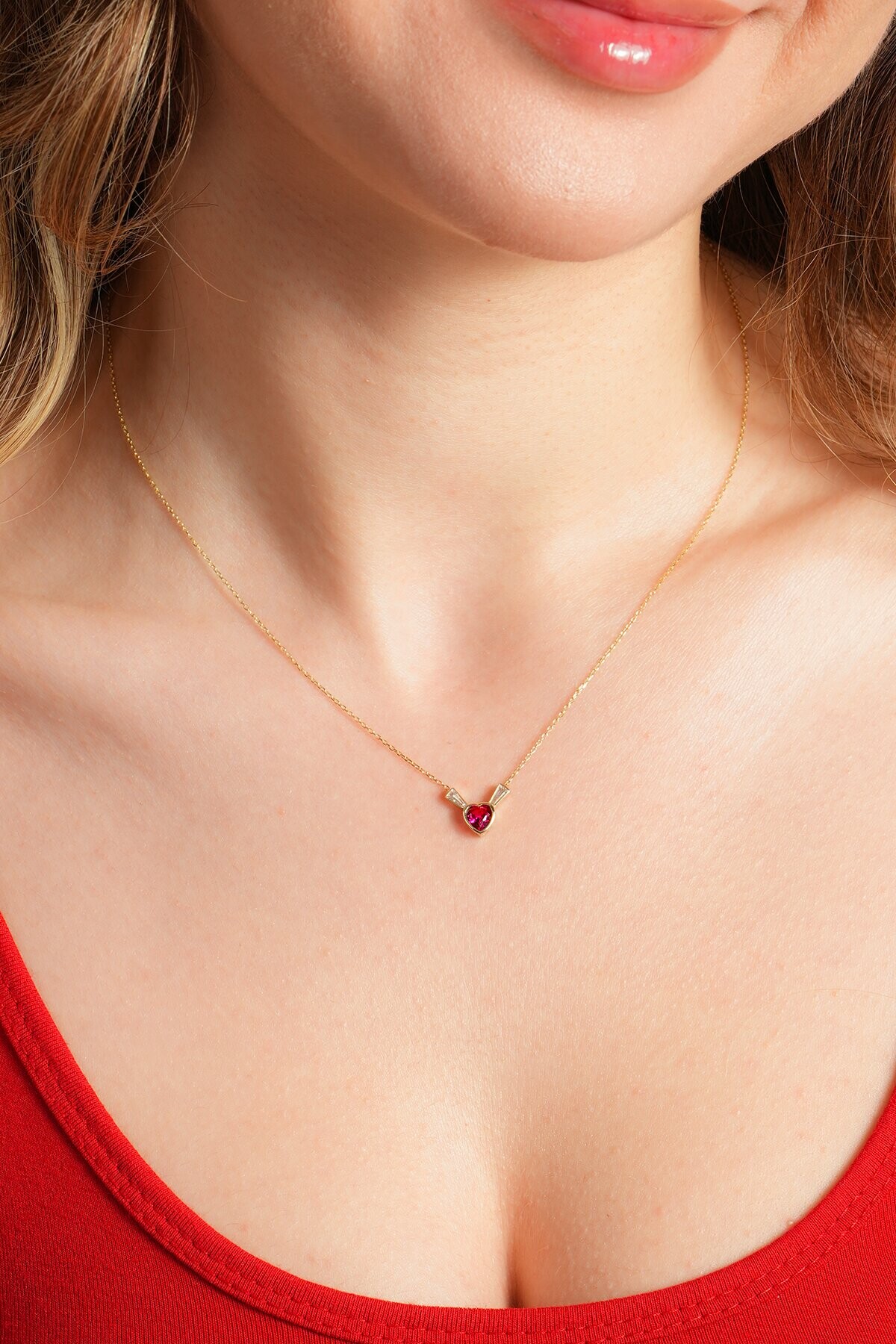 14 Ayar Altın Kırmızı Kalp Kolye