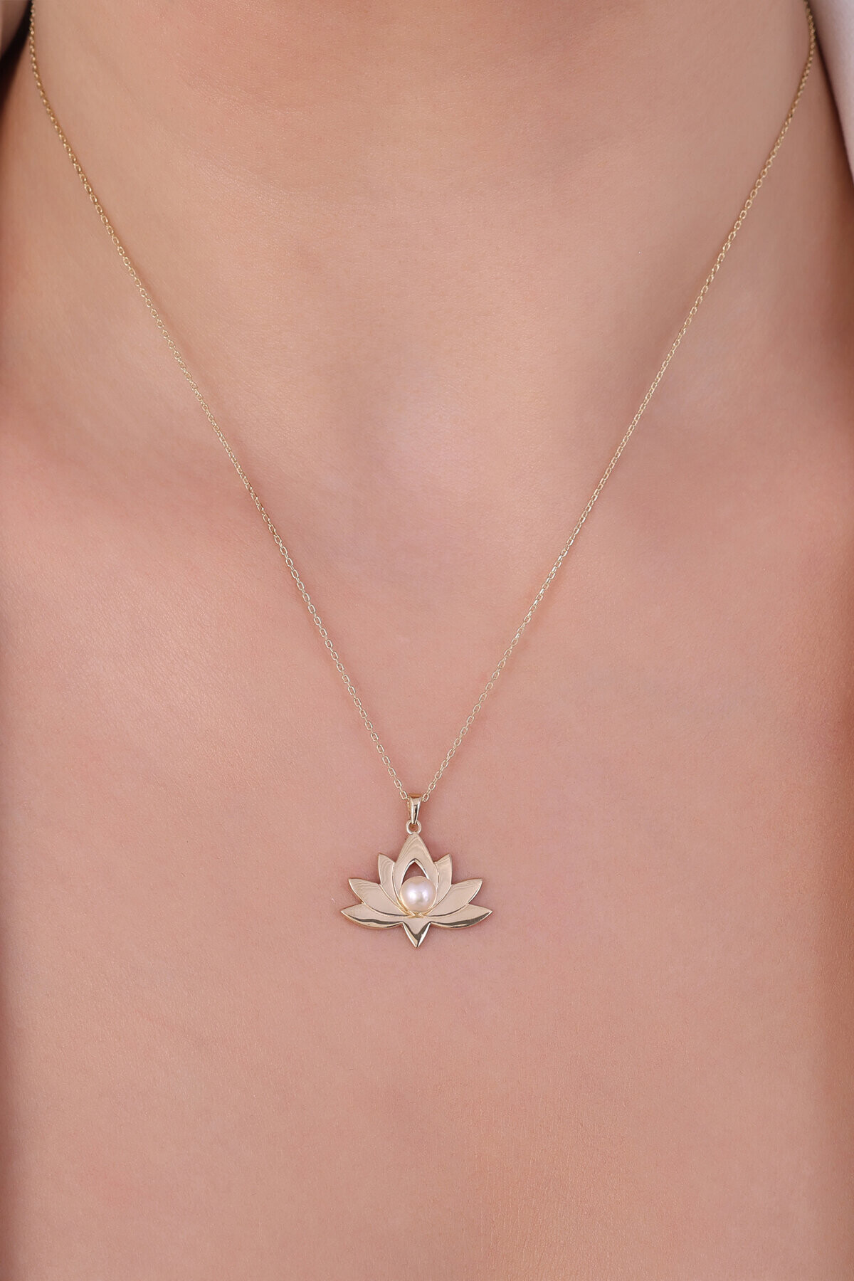 14 Ayar Altın Lotus İnci Kolye