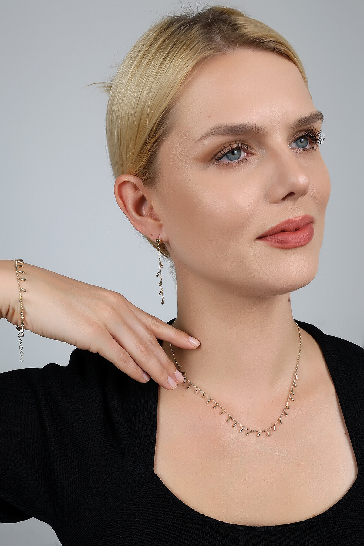 14 Ayar Altın Sallantılı Set