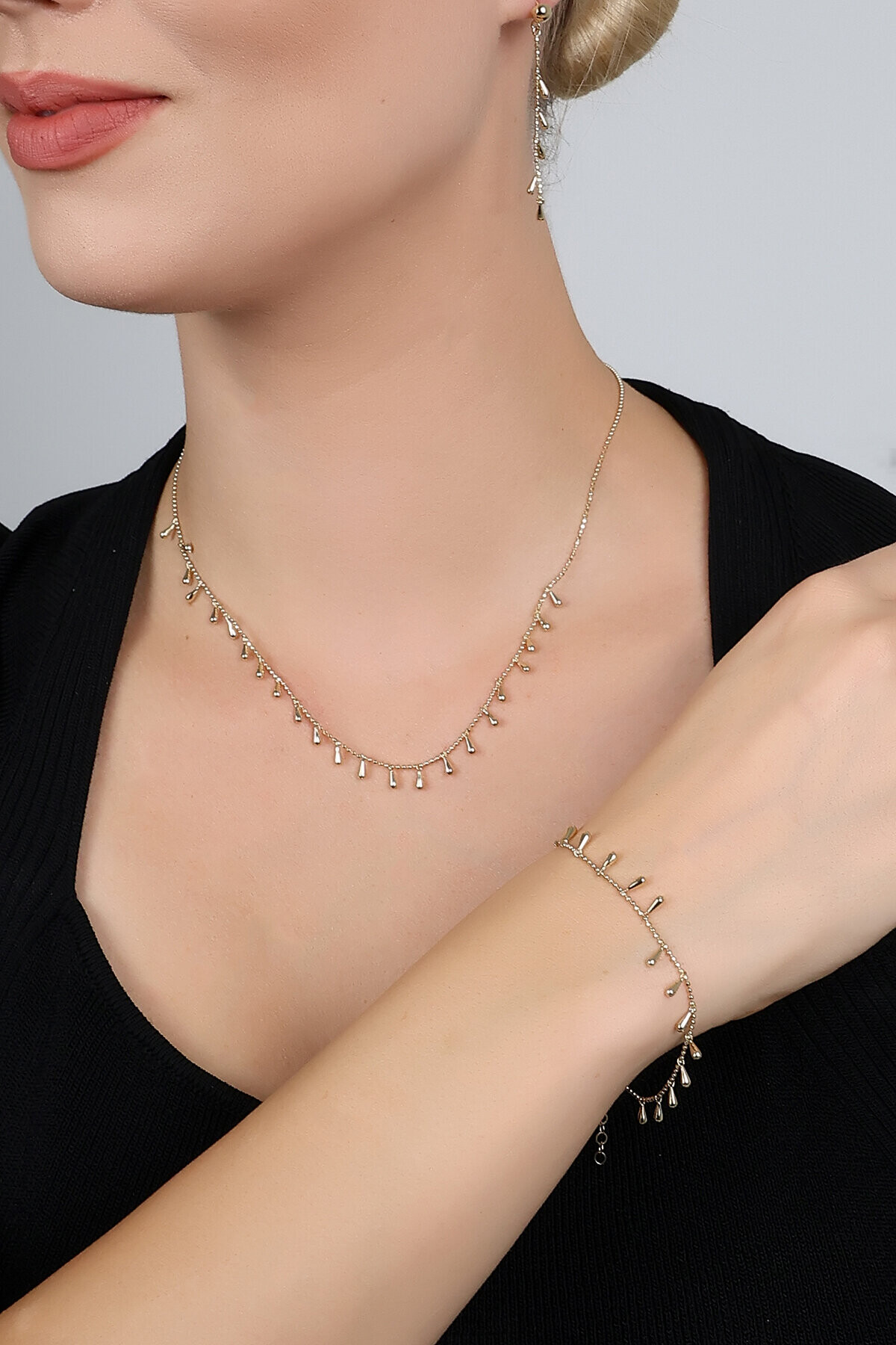 14 Ayar Altın Sallantılı Set