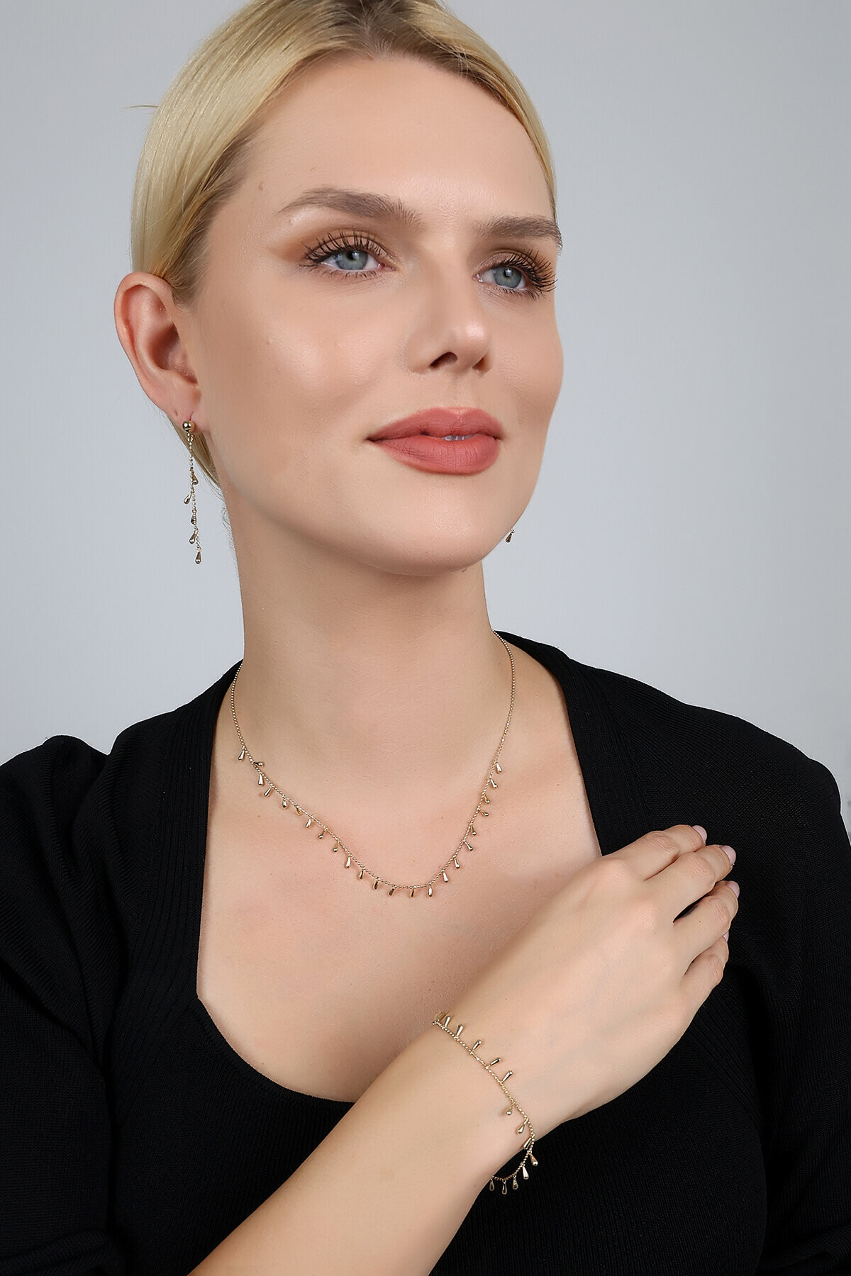 14 Ayar Altın Sallantılı Set