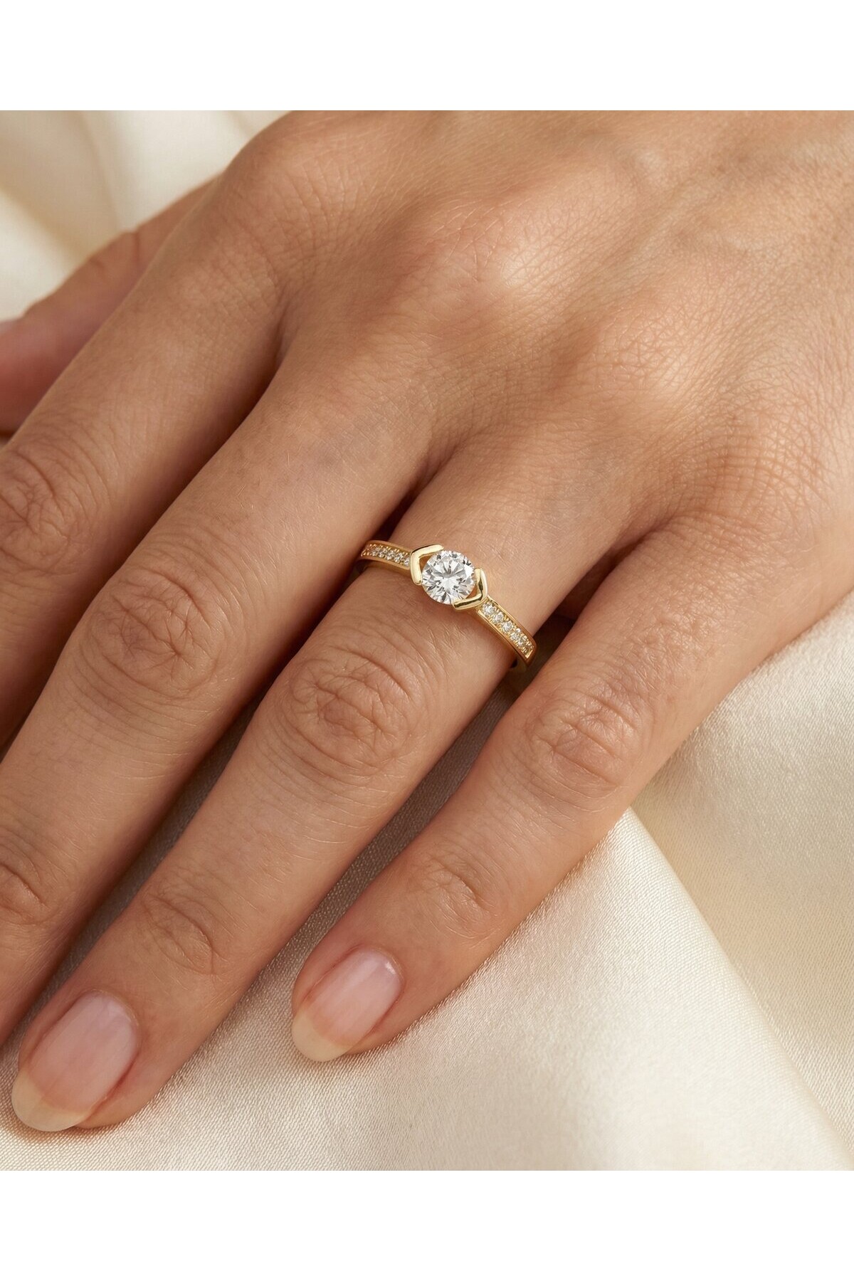 14 Ayar Altın Tektaş Yüzük