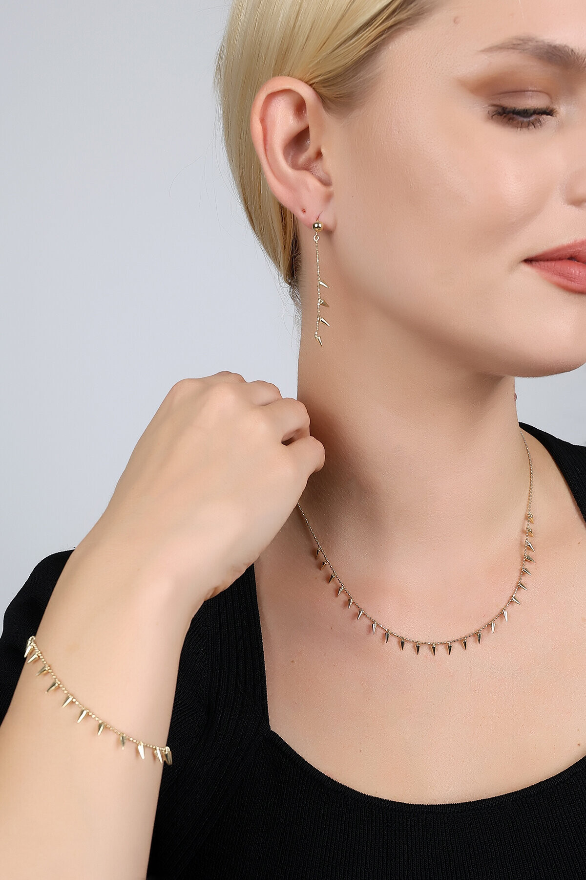 14 Ayar Altın Üçgen Sallantılı Set