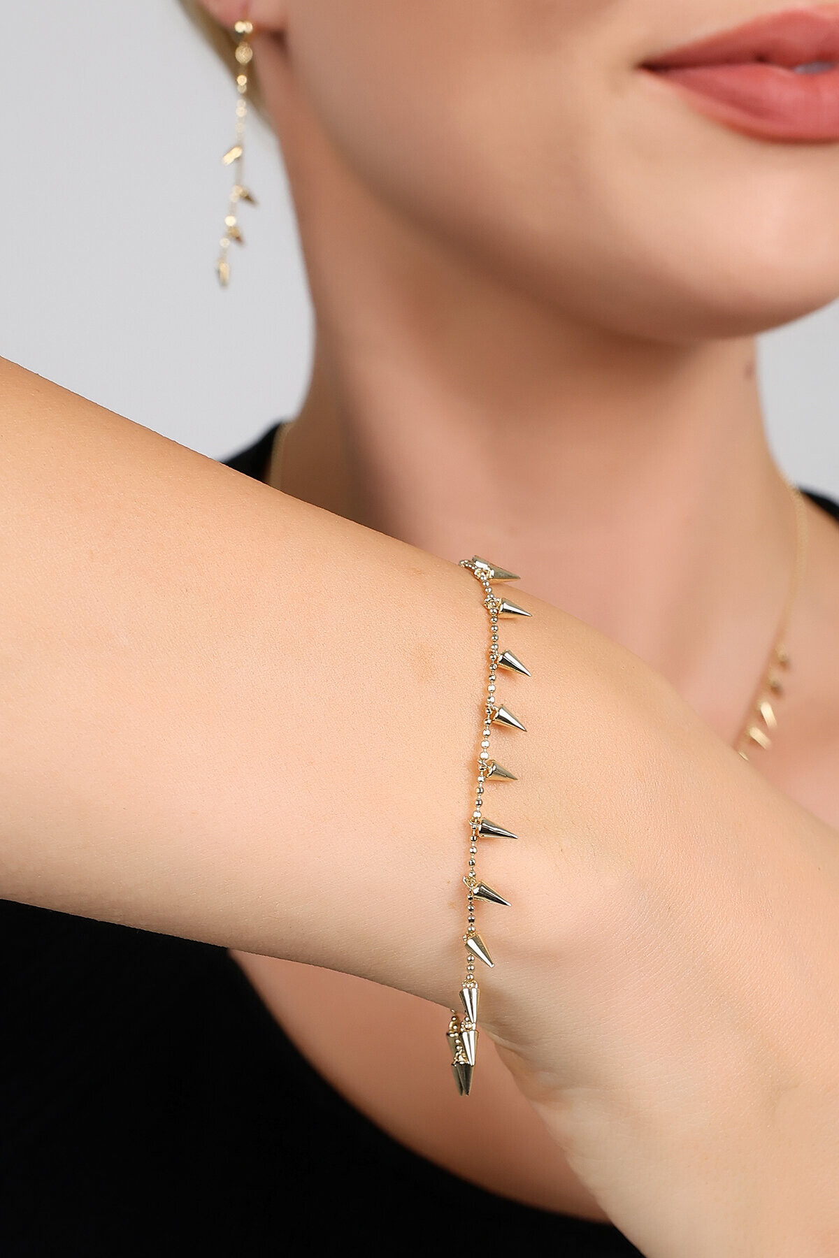 14 Ayar Altın Üçgen Sallantılı Set